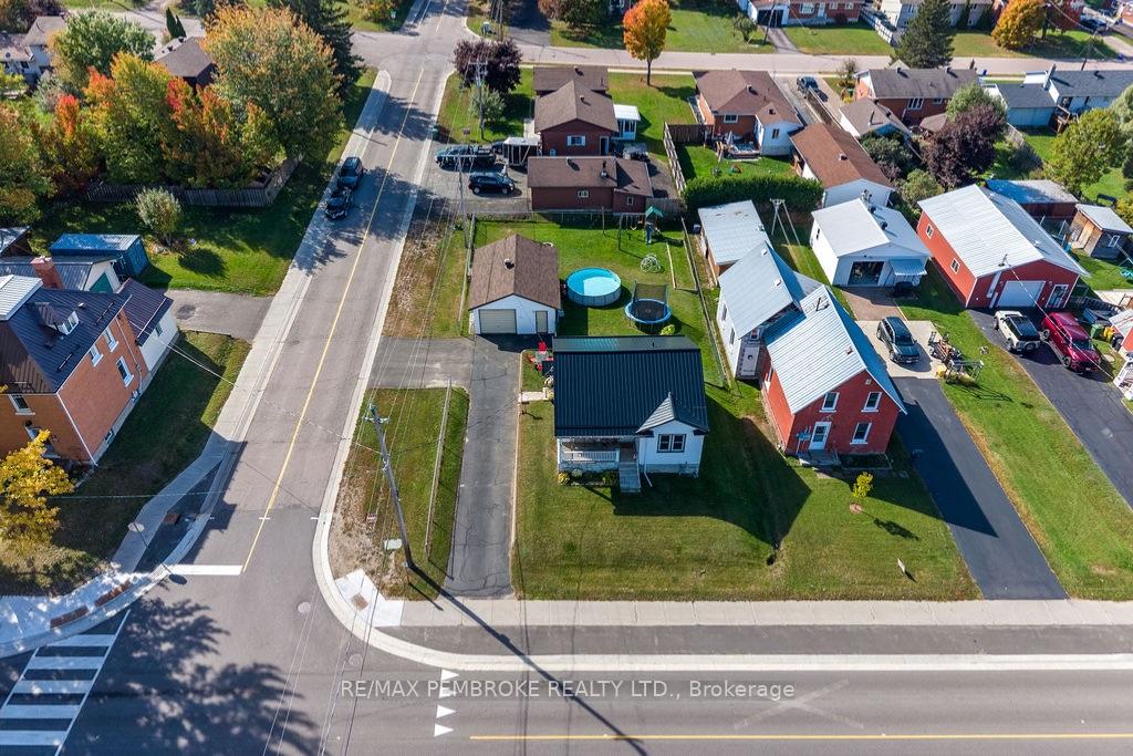 Photo 41 of 53 Doran Street, Petawawa, Petawawa — HOMEH