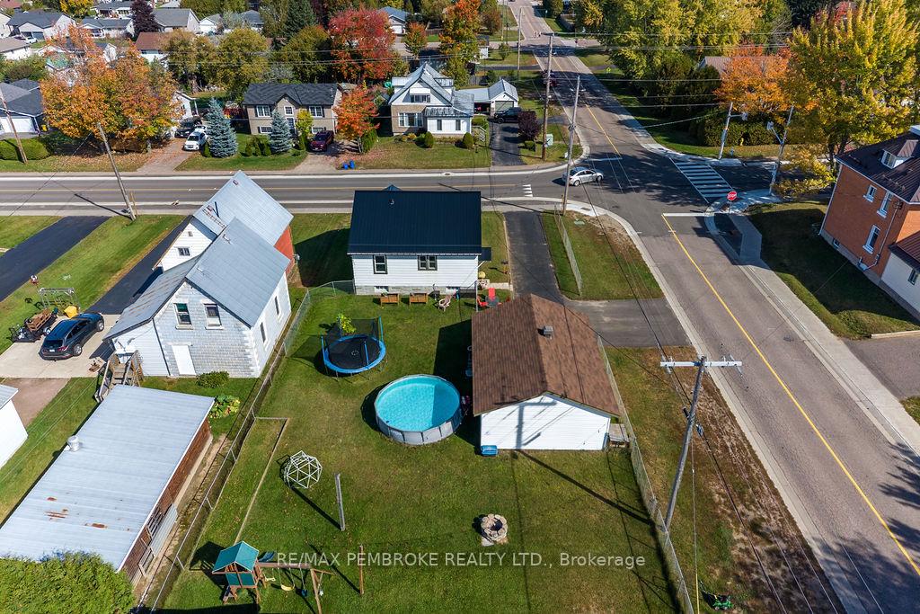 Photo 42 of 53 Doran Street, Petawawa, Petawawa — HOMEH
