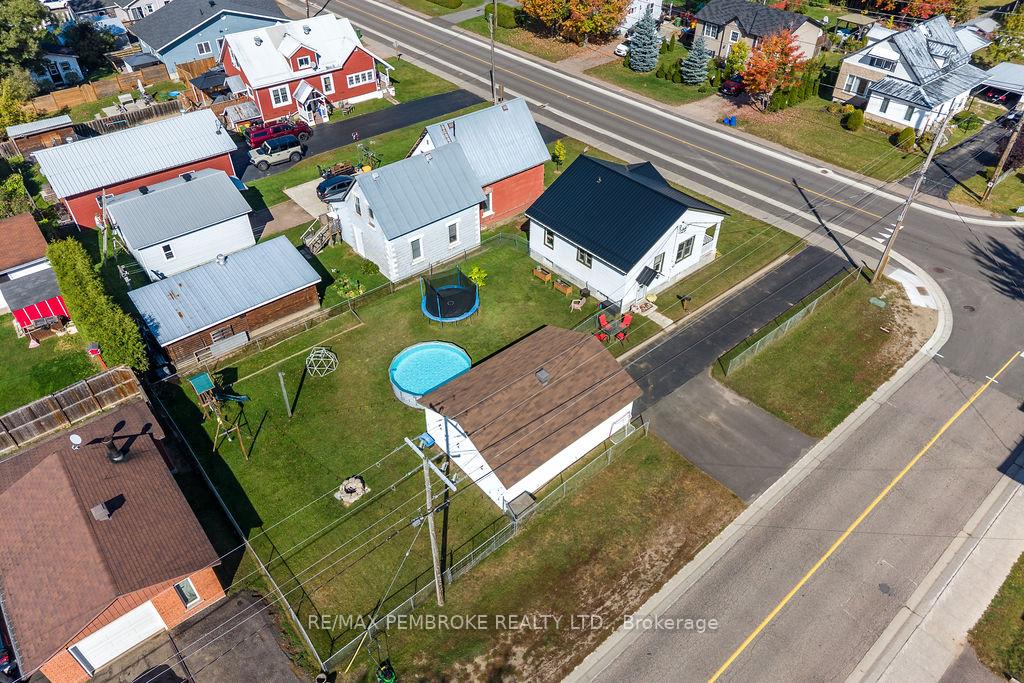 Photo 43 of 53 Doran Street, Petawawa, Petawawa — HOMEH