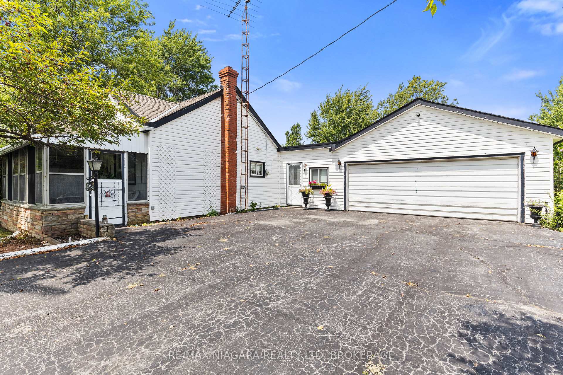 Photo 5 of 2249 North Shore Drive, Haldimand — HOMEH