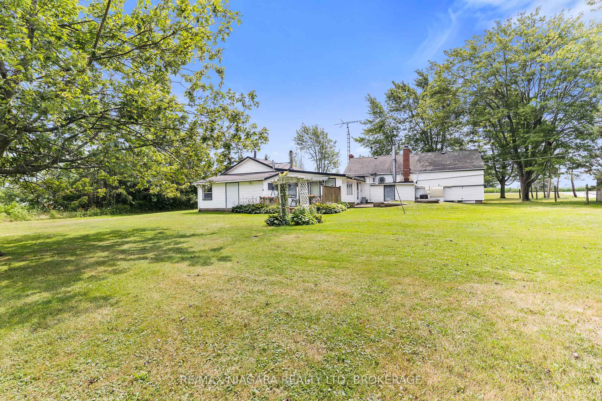 Photo 28 of 2249 North Shore Drive, Haldimand — HOMEH