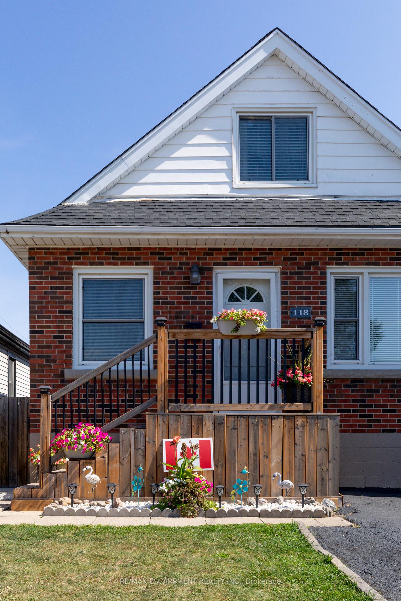 Photo 2 of 118 Julian Avenue, Hamilton, Normanhurst — HOMEH