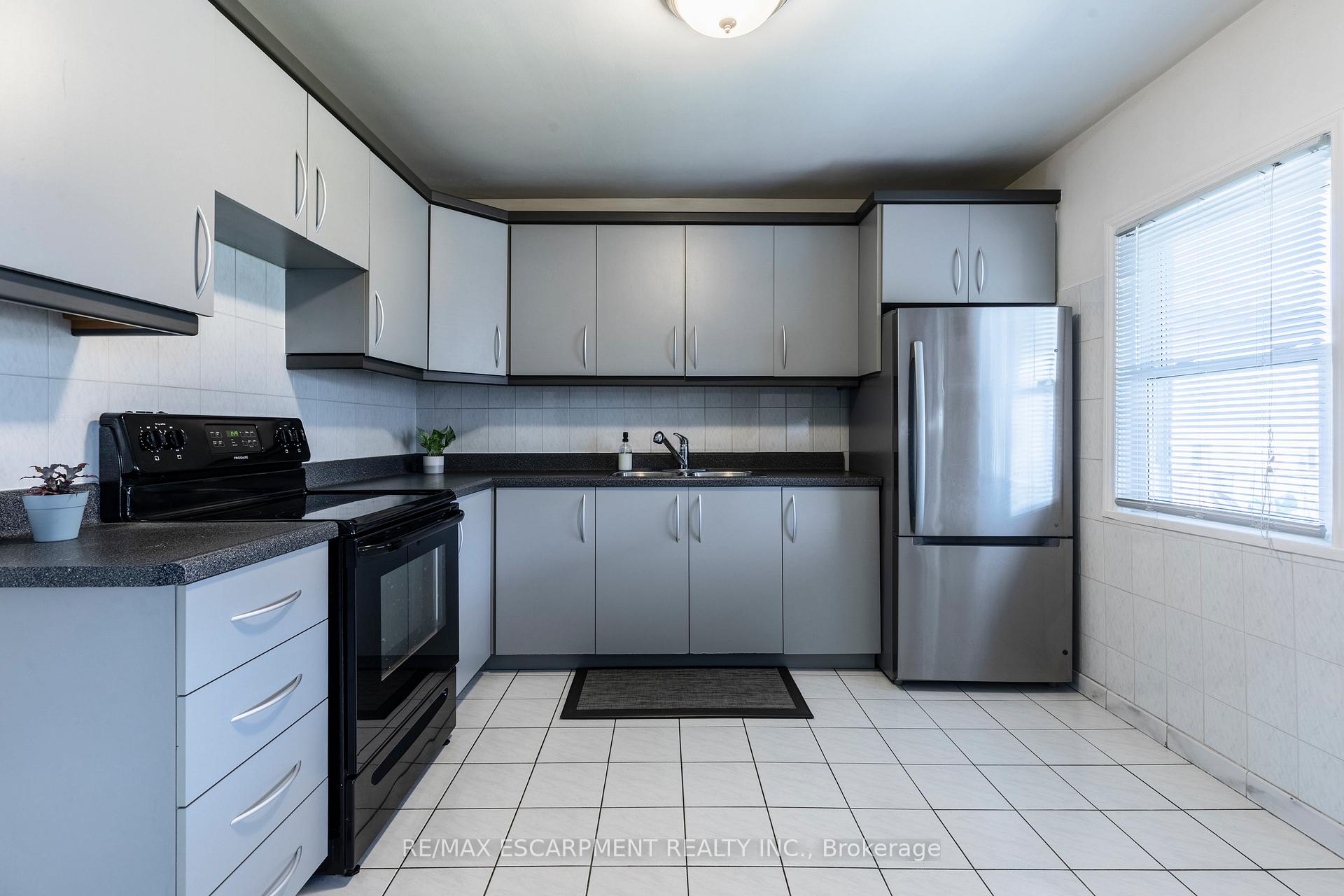 Photo 10 of 118 Julian Avenue, Hamilton, Normanhurst — HOMEH
