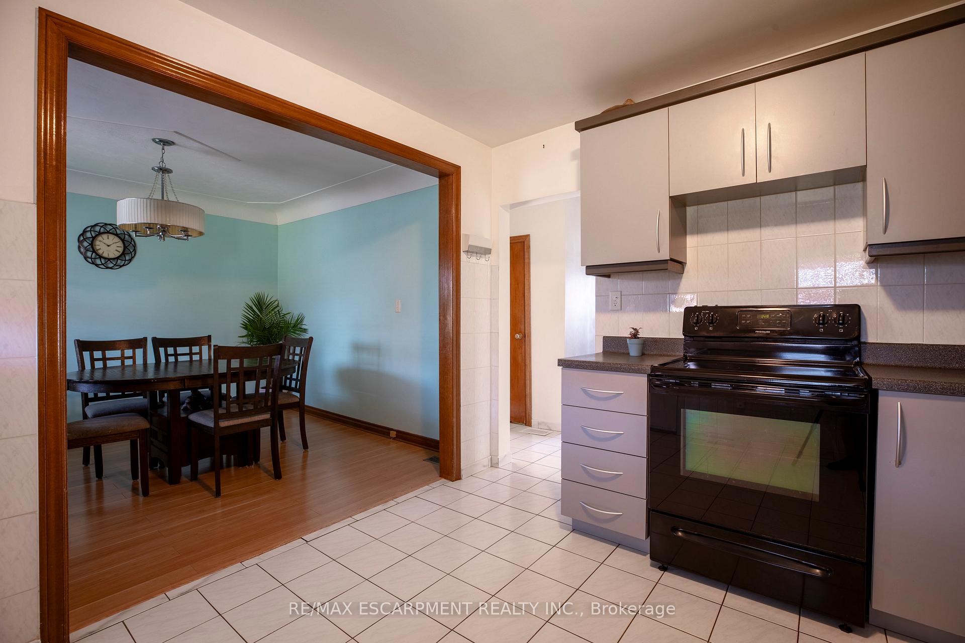 Photo 11 of 118 Julian Avenue, Hamilton, Normanhurst — HOMEH
