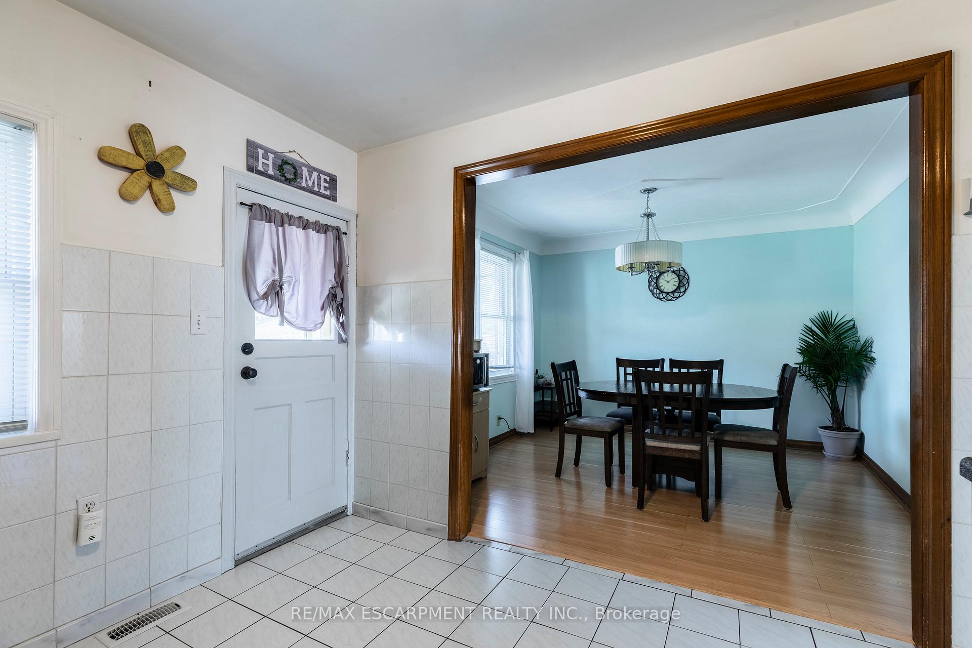 Photo 12 of 118 Julian Avenue, Hamilton, Normanhurst — HOMEH