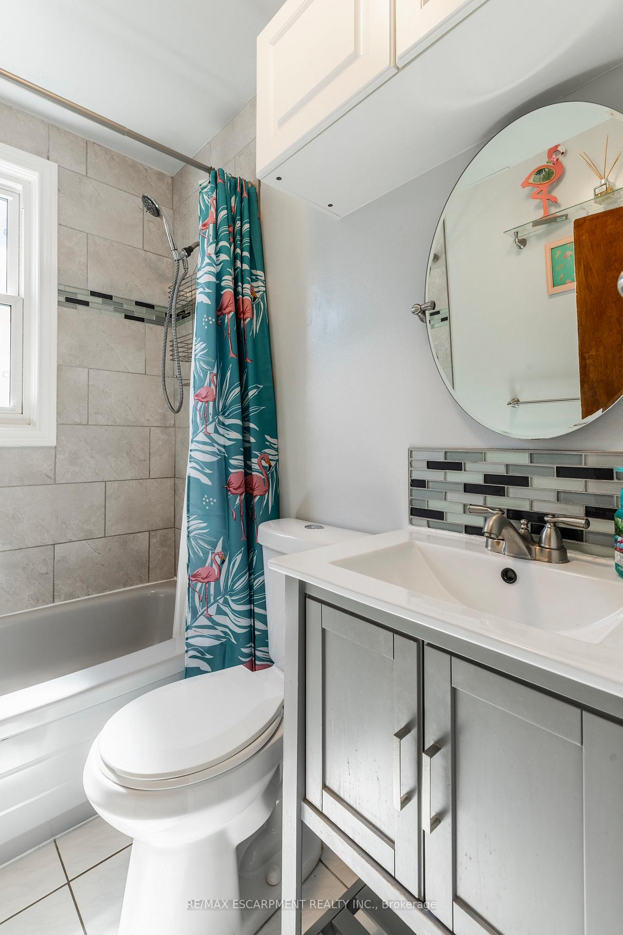 Photo 16 of 118 Julian Avenue, Hamilton, Normanhurst — HOMEH