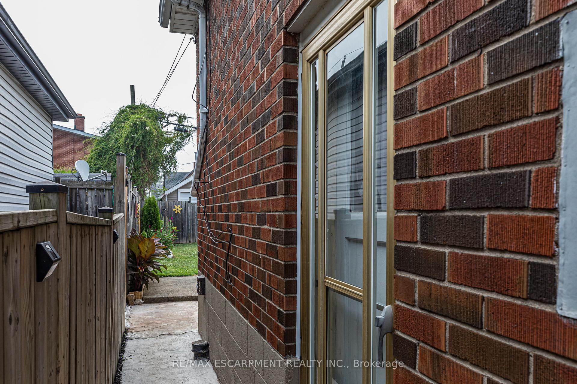 Photo 35 of 118 Julian Avenue, Hamilton, Normanhurst — HOMEH