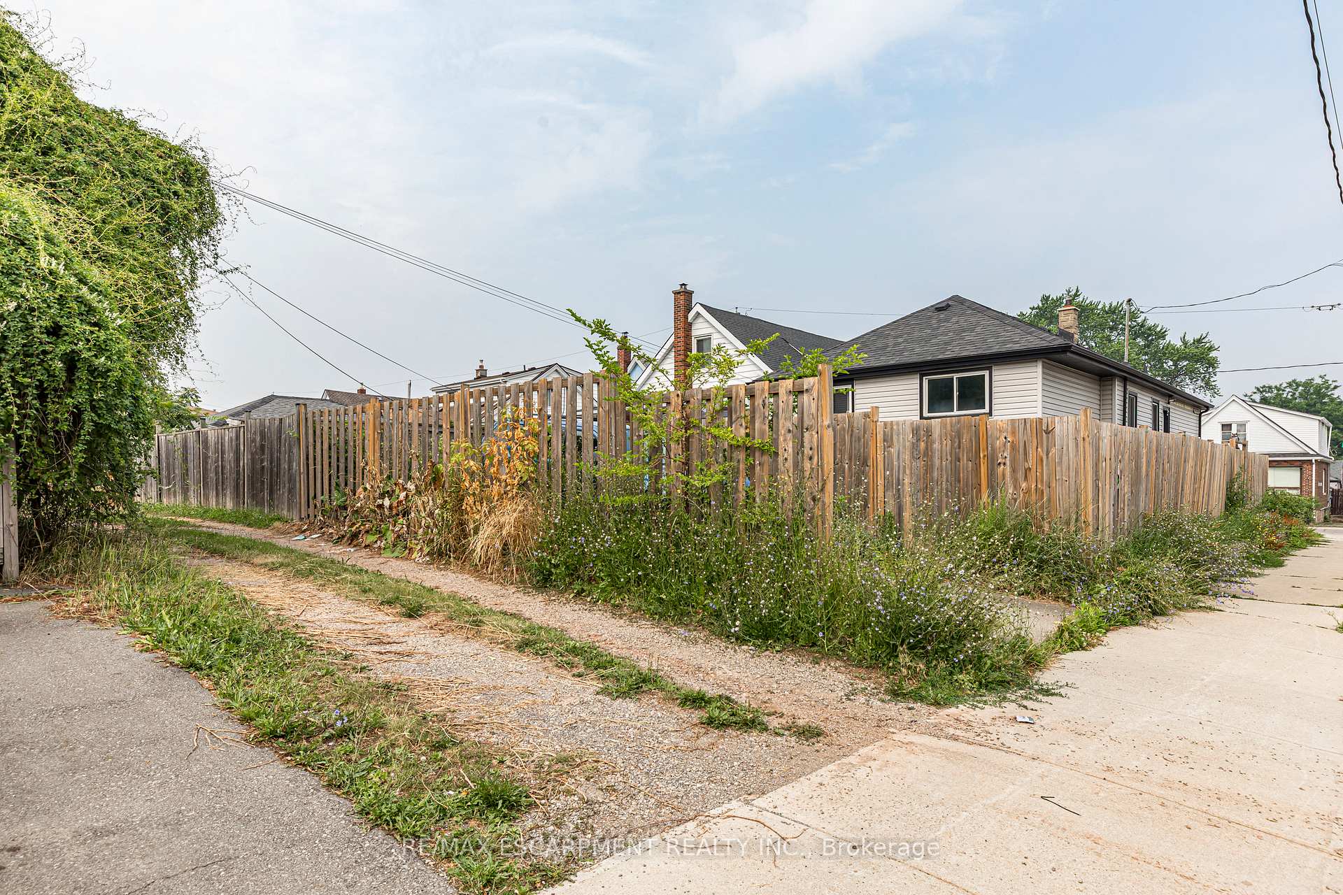 Photo 41 of 118 Julian Avenue, Hamilton, Normanhurst — HOMEH