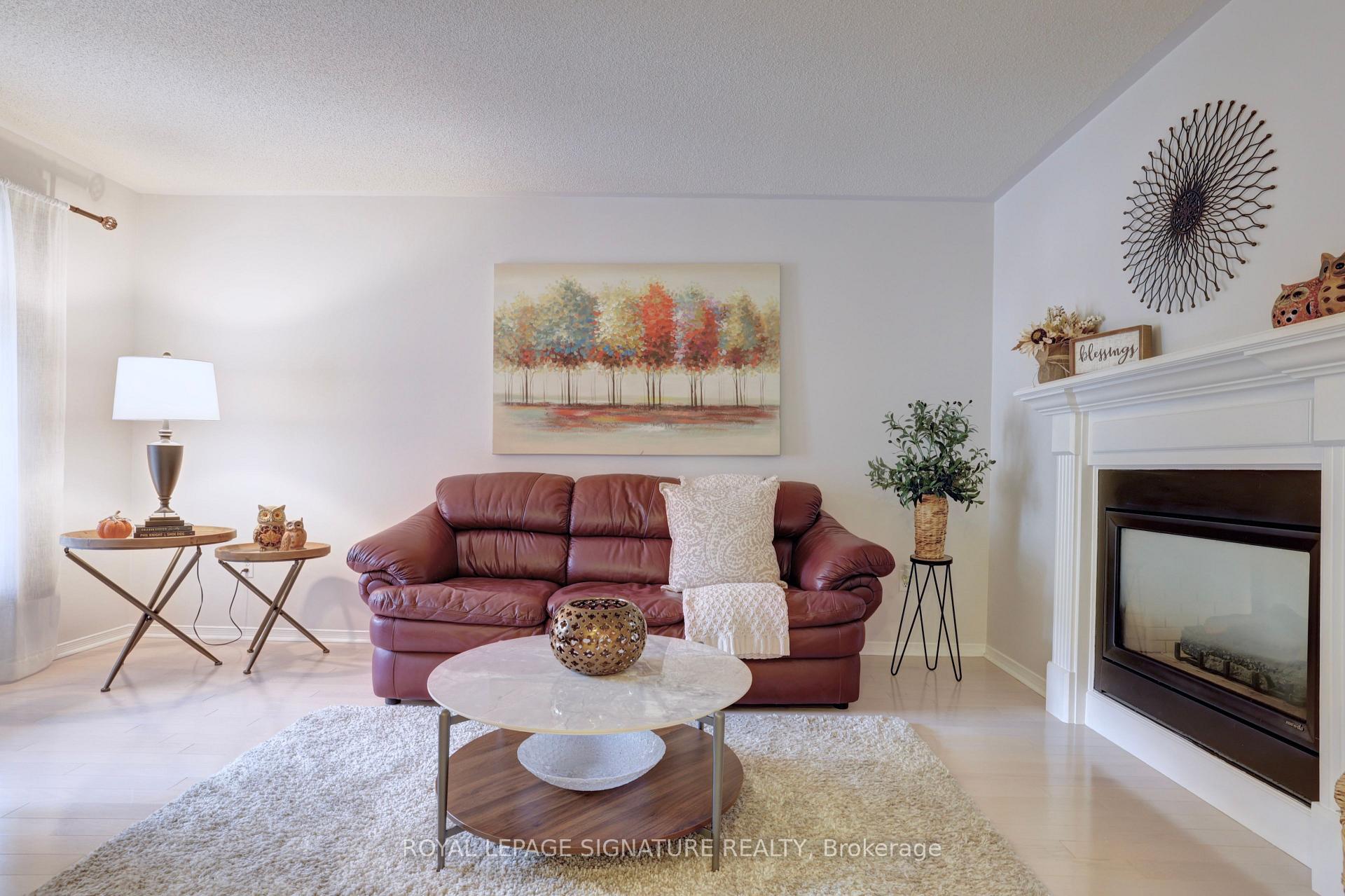 Photo 4 of 5474 Middleport Crescent, Mississauga, Hurontario — HOMEH