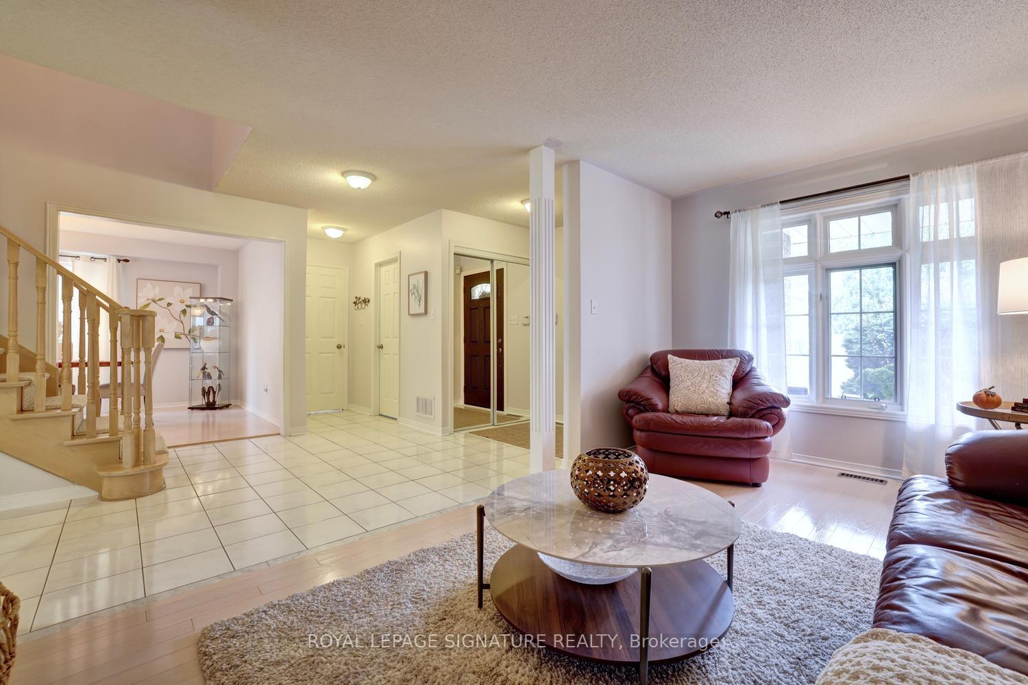 Photo 5 of 5474 Middleport Crescent, Mississauga, Hurontario — HOMEH