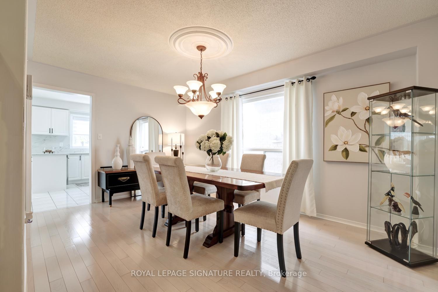 Photo 6 of 5474 Middleport Crescent, Mississauga, Hurontario — HOMEH
