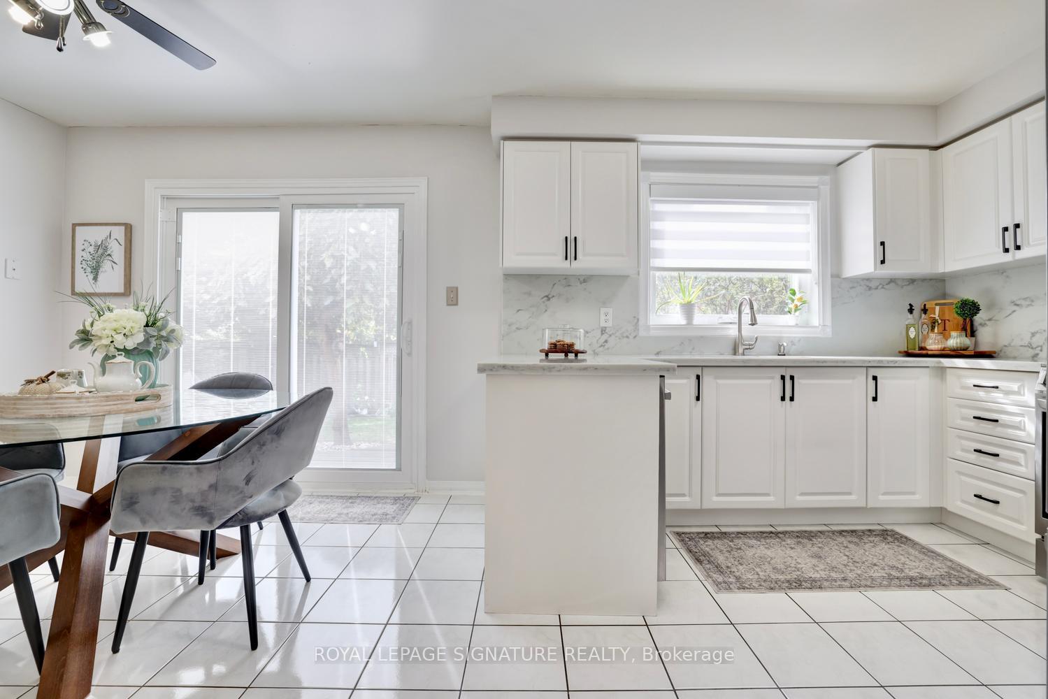 Photo 8 of 5474 Middleport Crescent, Mississauga, Hurontario — HOMEH