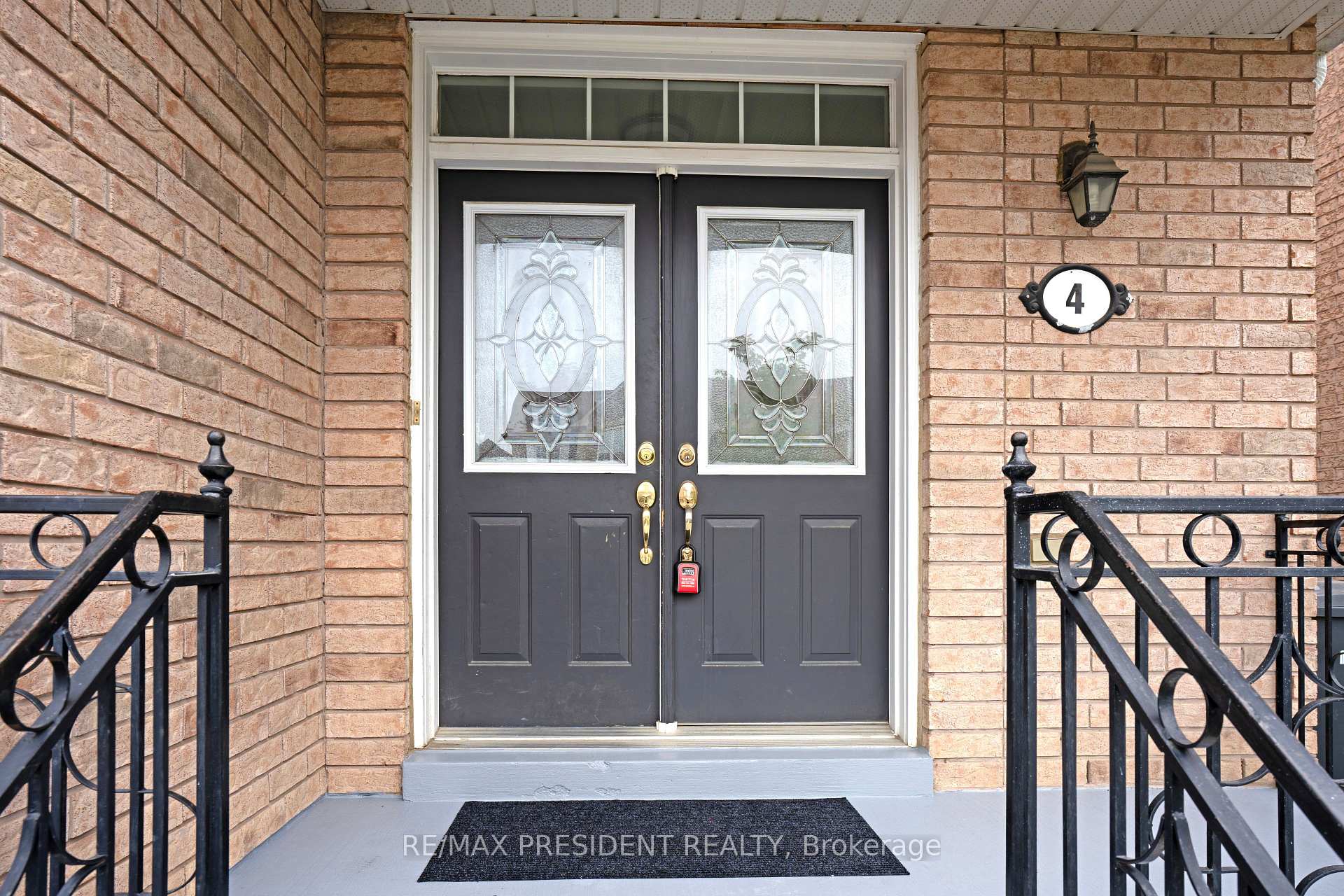 Photo 5 of 4 Chalkfarm Crescent, Brampton, Northwest Sandalwood Parkway — HOMEH