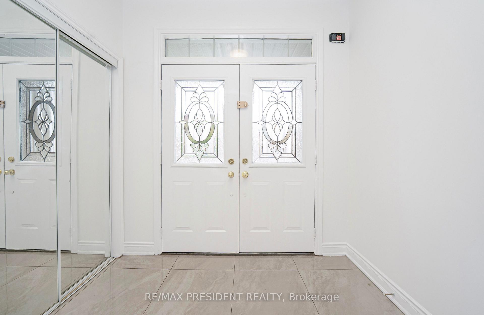 Photo 6 of 4 Chalkfarm Crescent, Brampton, Northwest Sandalwood Parkway — HOMEH