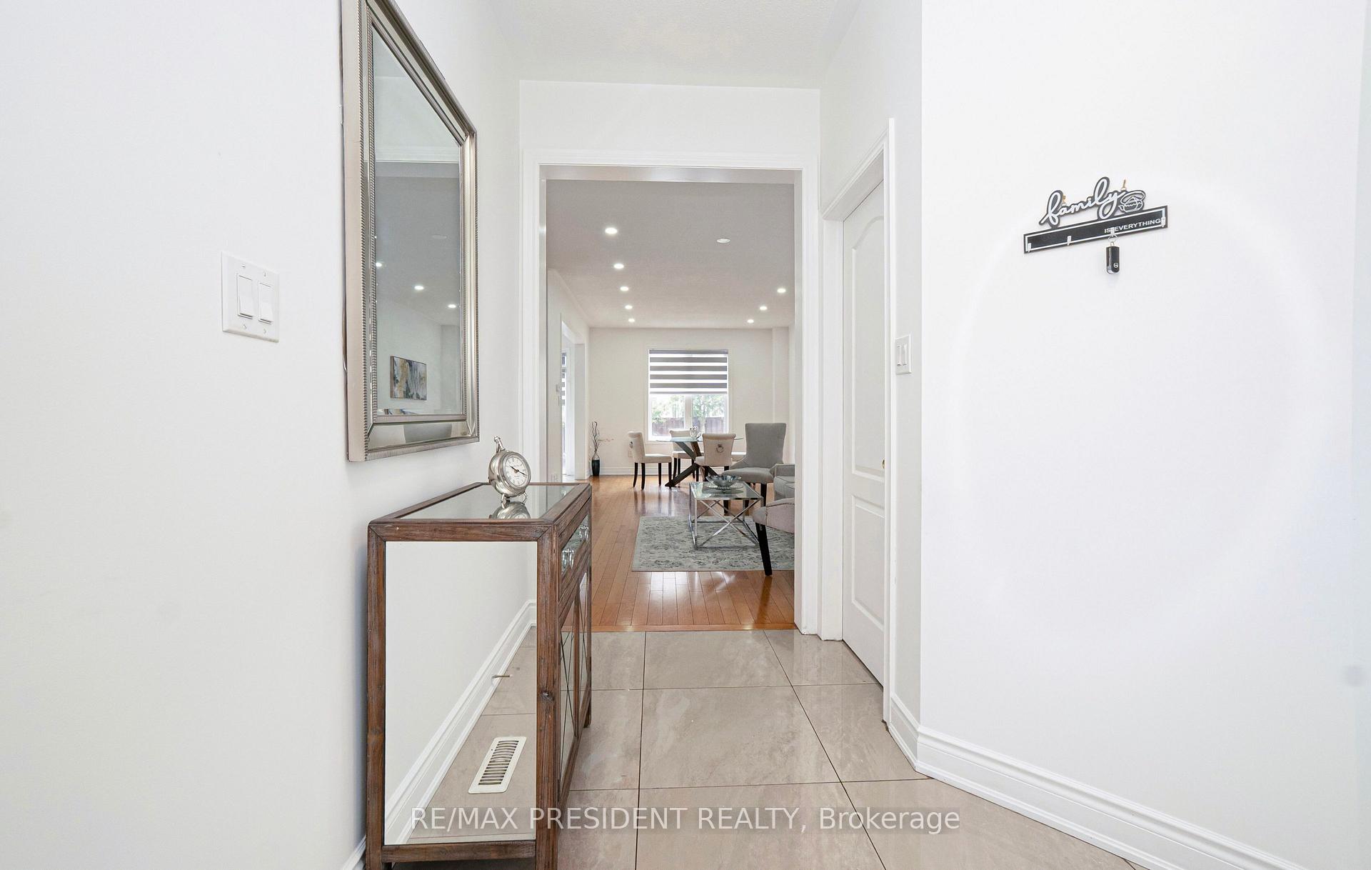 Photo 8 of 4 Chalkfarm Crescent, Brampton, Northwest Sandalwood Parkway — HOMEH