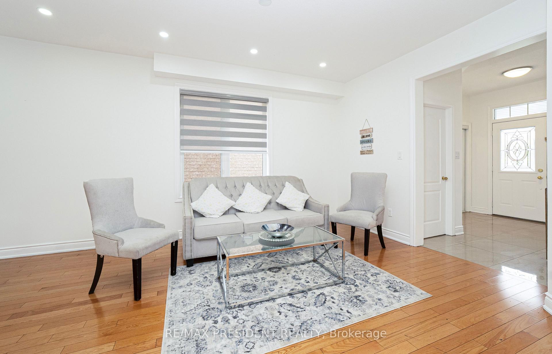 Photo 9 of 4 Chalkfarm Crescent, Brampton, Northwest Sandalwood Parkway — HOMEH