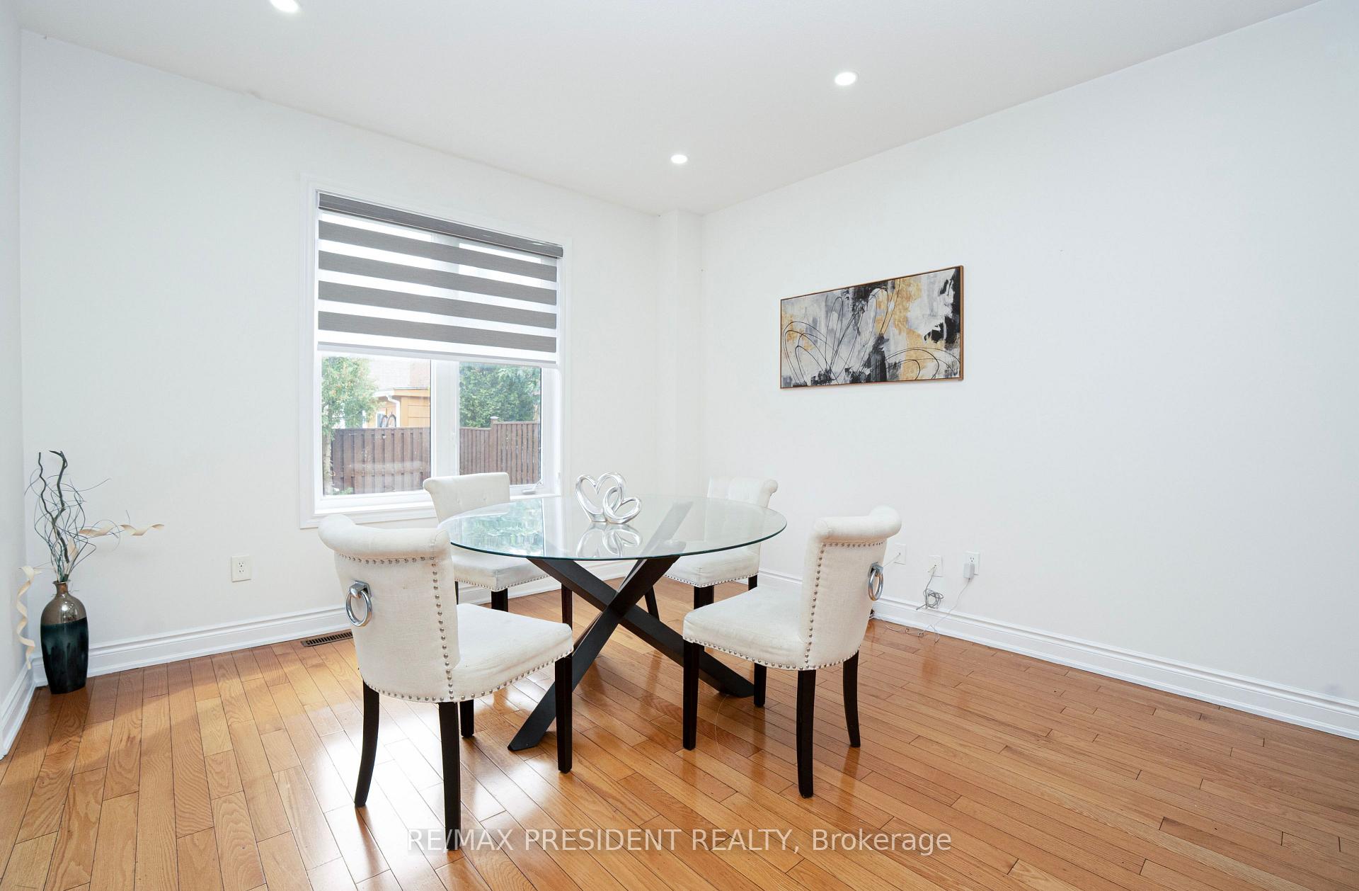 Photo 12 of 4 Chalkfarm Crescent, Brampton, Northwest Sandalwood Parkway — HOMEH