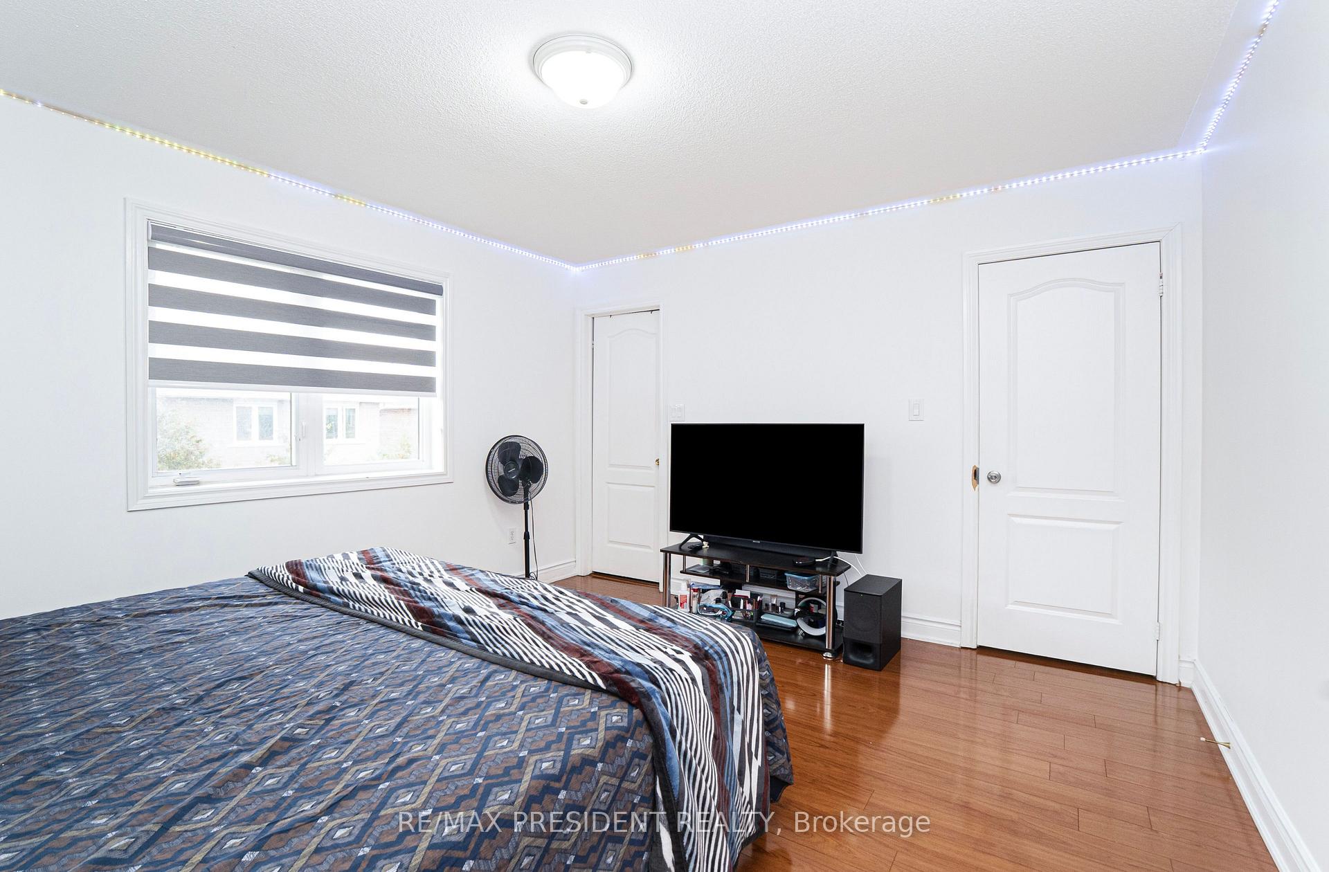 Photo 27 of 4 Chalkfarm Crescent, Brampton, Northwest Sandalwood Parkway — HOMEH