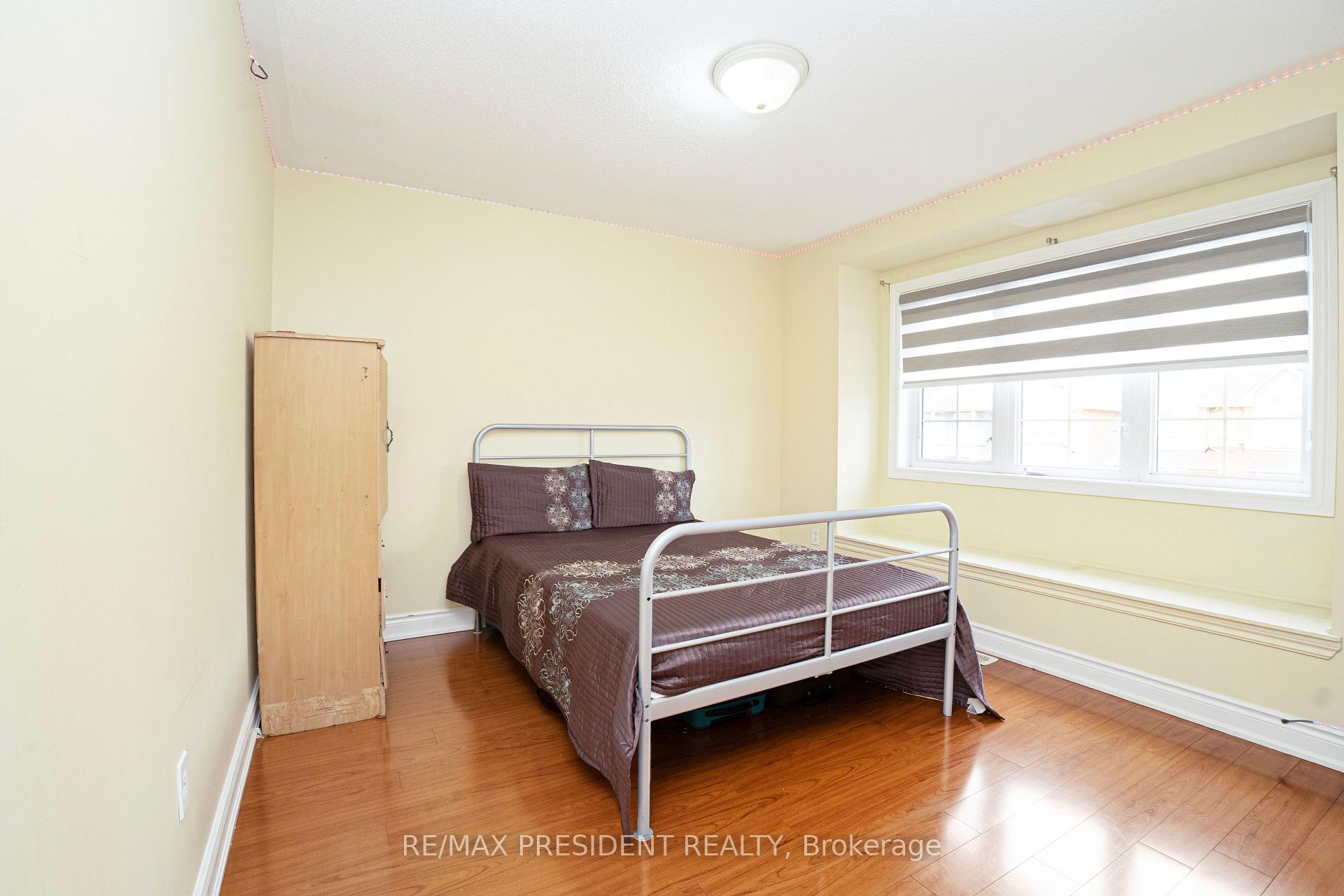 Photo 29 of 4 Chalkfarm Crescent, Brampton, Northwest Sandalwood Parkway — HOMEH