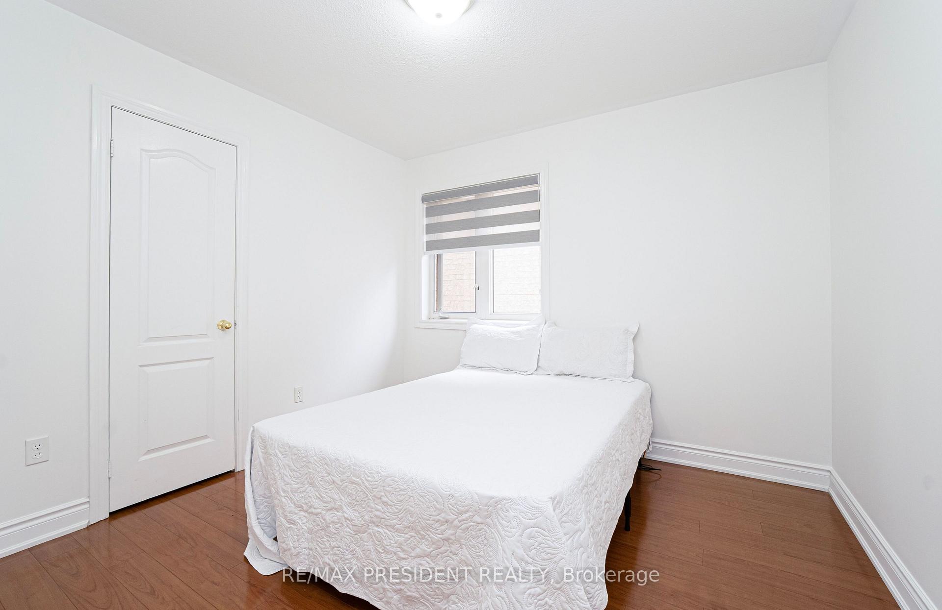 Photo 32 of 4 Chalkfarm Crescent, Brampton, Northwest Sandalwood Parkway — HOMEH