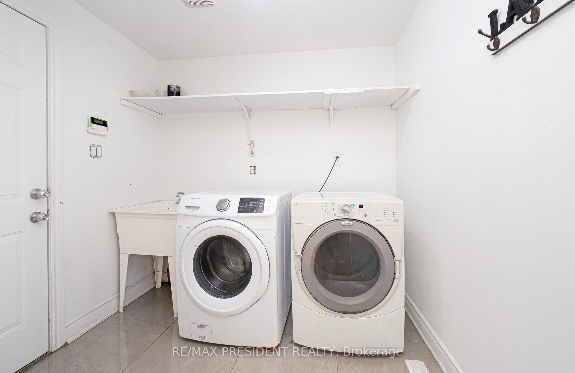Photo 34 of 4 Chalkfarm Crescent, Brampton, Northwest Sandalwood Parkway — HOMEH