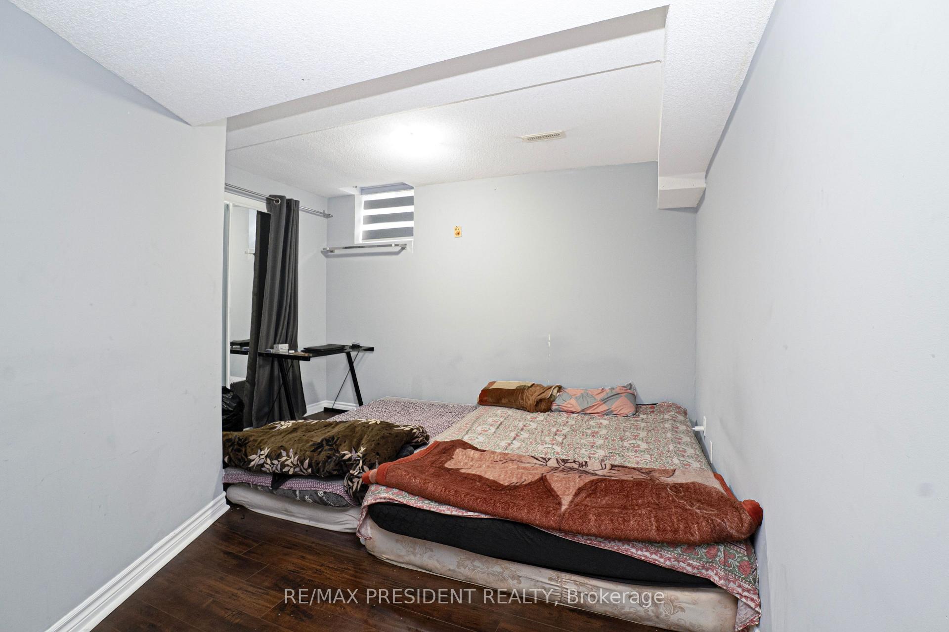 Photo 41 of 4 Chalkfarm Crescent, Brampton, Northwest Sandalwood Parkway — HOMEH