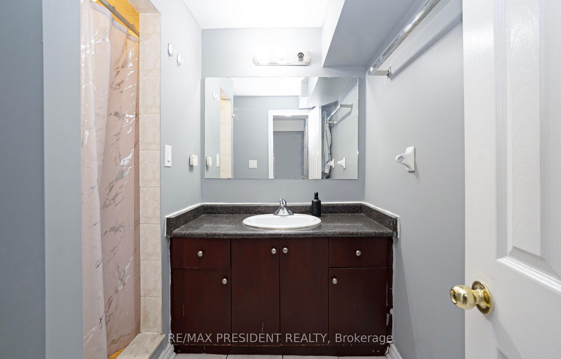 Photo 42 of 4 Chalkfarm Crescent, Brampton, Northwest Sandalwood Parkway — HOMEH