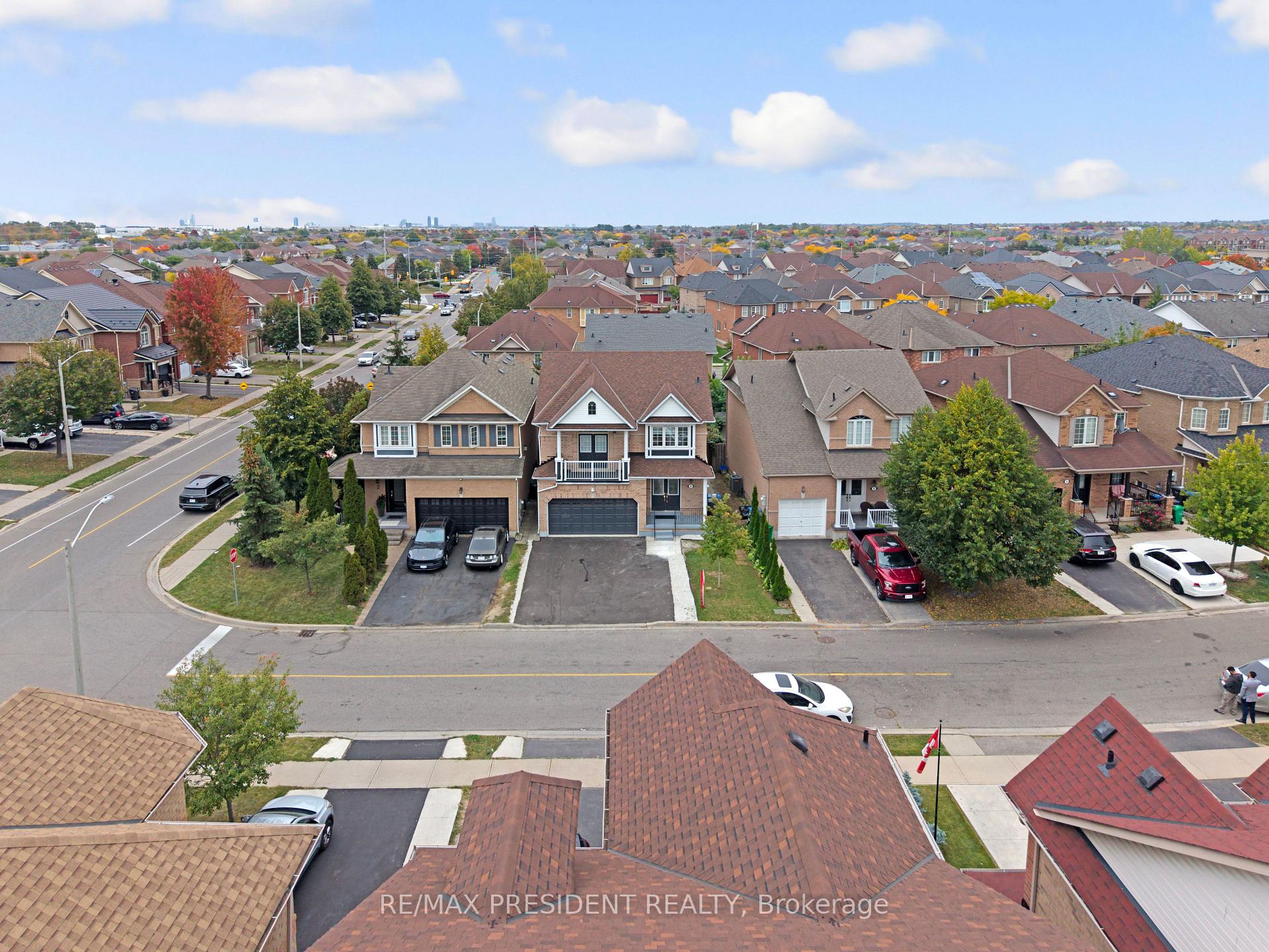 Photo 46 of 4 Chalkfarm Crescent, Brampton, Northwest Sandalwood Parkway — HOMEH