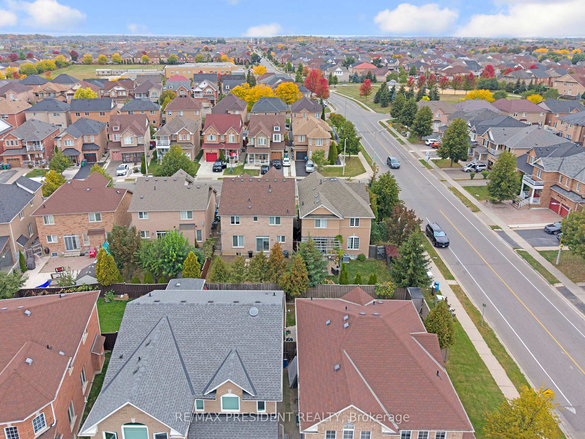 Photo 48 of 4 Chalkfarm Crescent, Brampton, Northwest Sandalwood Parkway — HOMEH