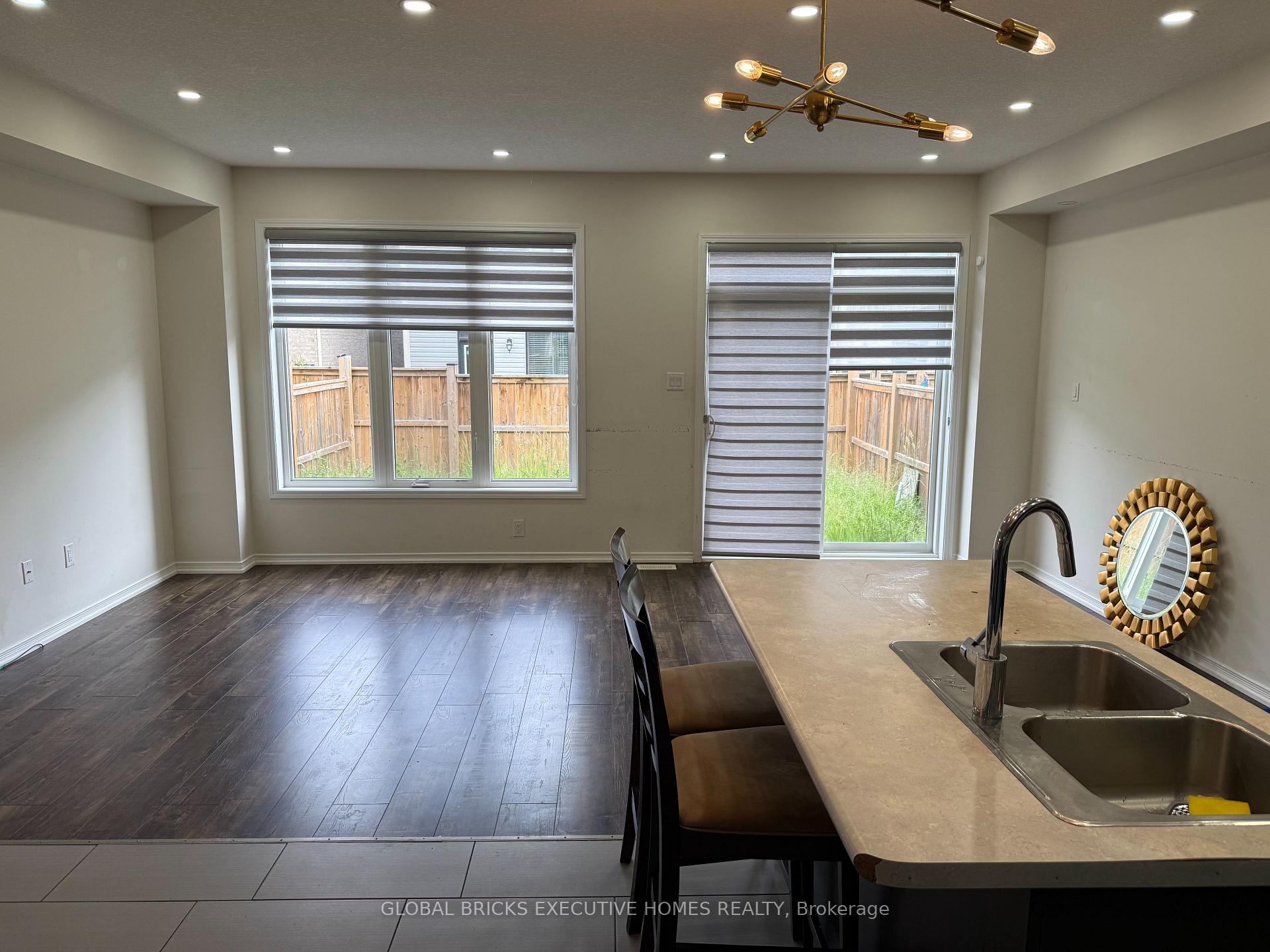 Photo 8 of 8080 Blue Ash Lane, Niagara Falls, Brown — HOMEH