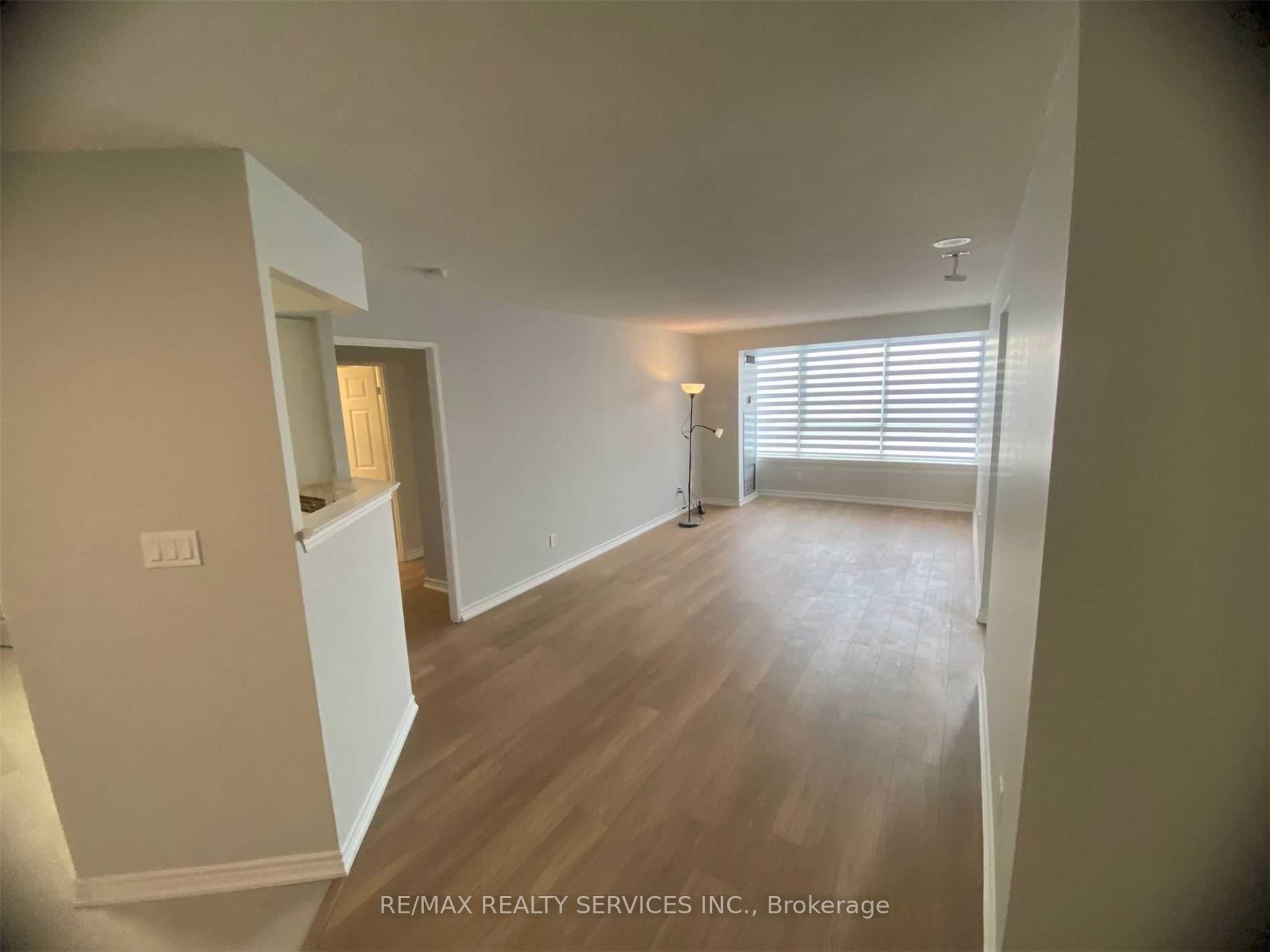 Photo 6 of Unit 1612, 3605 Kariya Drive, Mississauga, City Centre — HOMEH