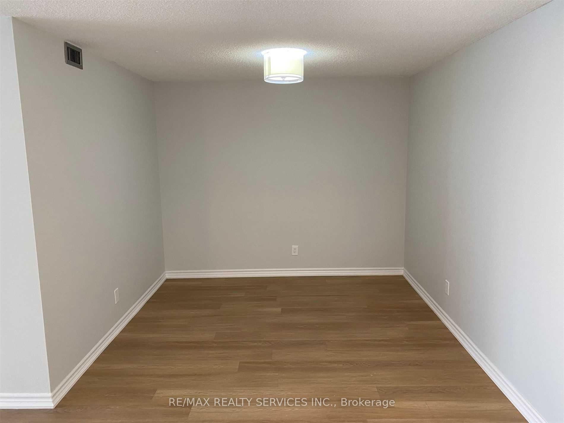 Photo 7 of Unit 1612, 3605 Kariya Drive, Mississauga, City Centre — HOMEH