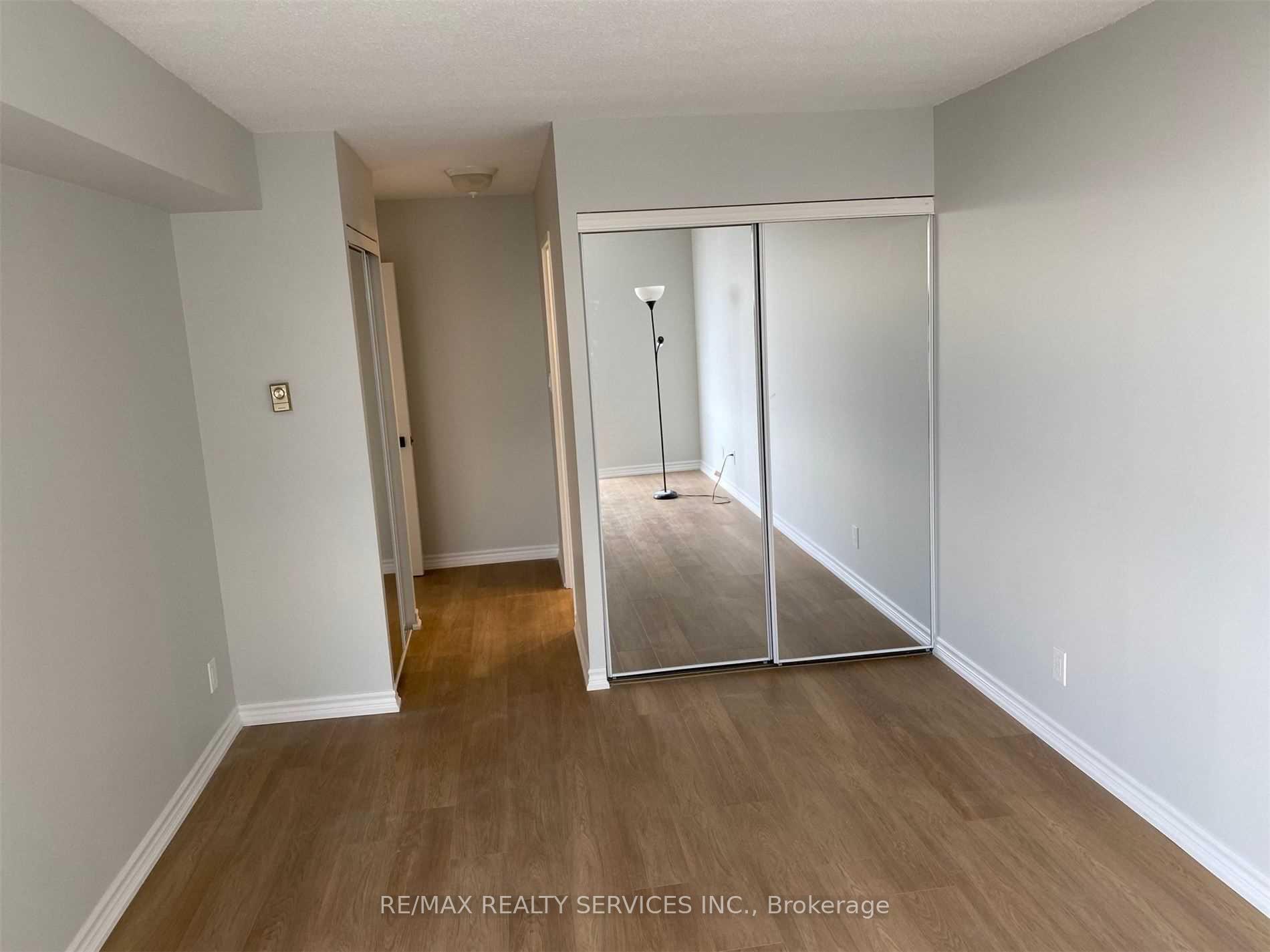 Photo 8 of Unit 1612, 3605 Kariya Drive, Mississauga, City Centre — HOMEH