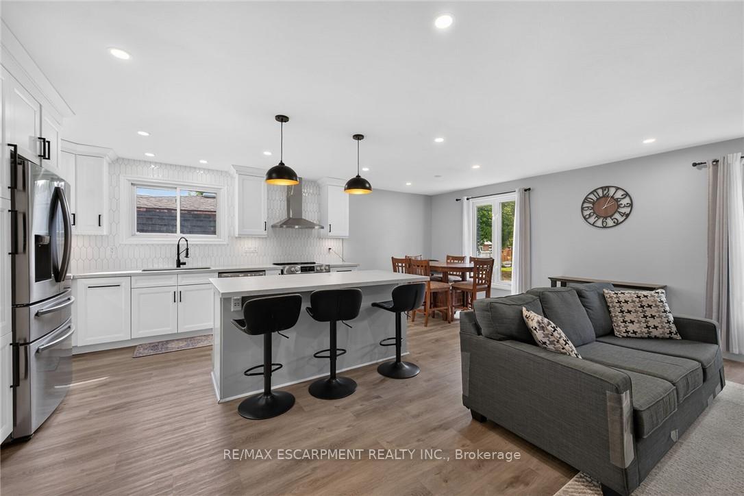 Photo 7 of 15 Miller Crescent, Norfolk, Simcoe — HOMEH