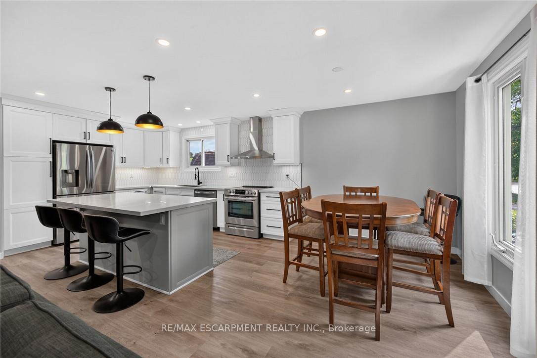 Photo 11 of 15 Miller Crescent, Norfolk, Simcoe — HOMEH