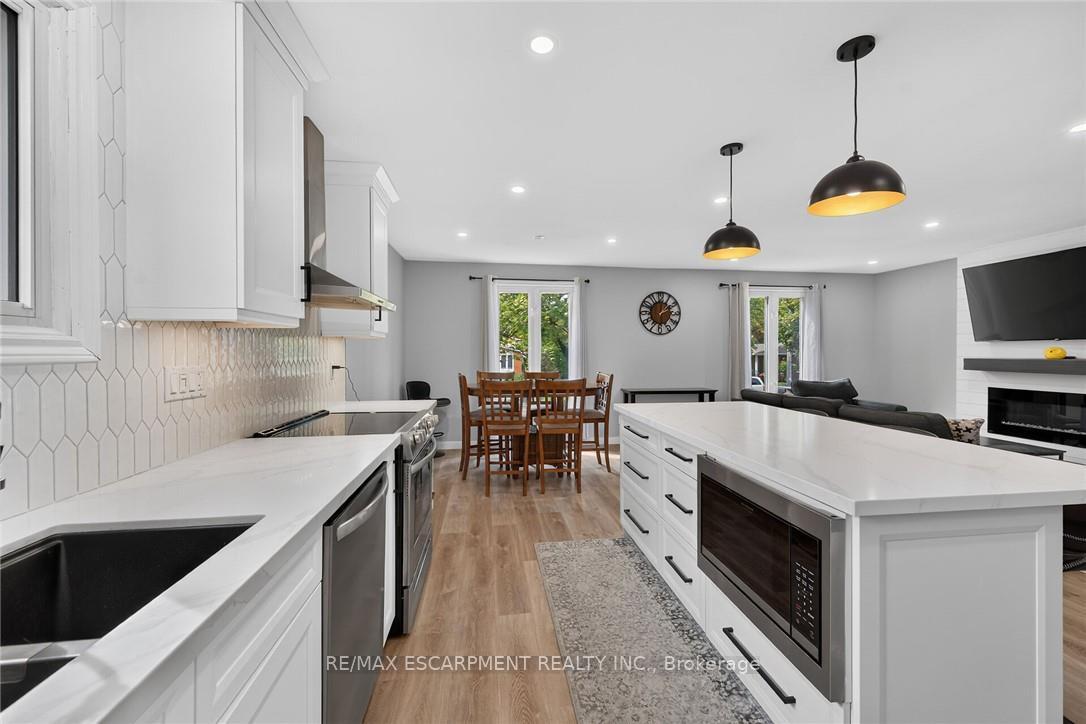 Photo 16 of 15 Miller Crescent, Norfolk, Simcoe — HOMEH