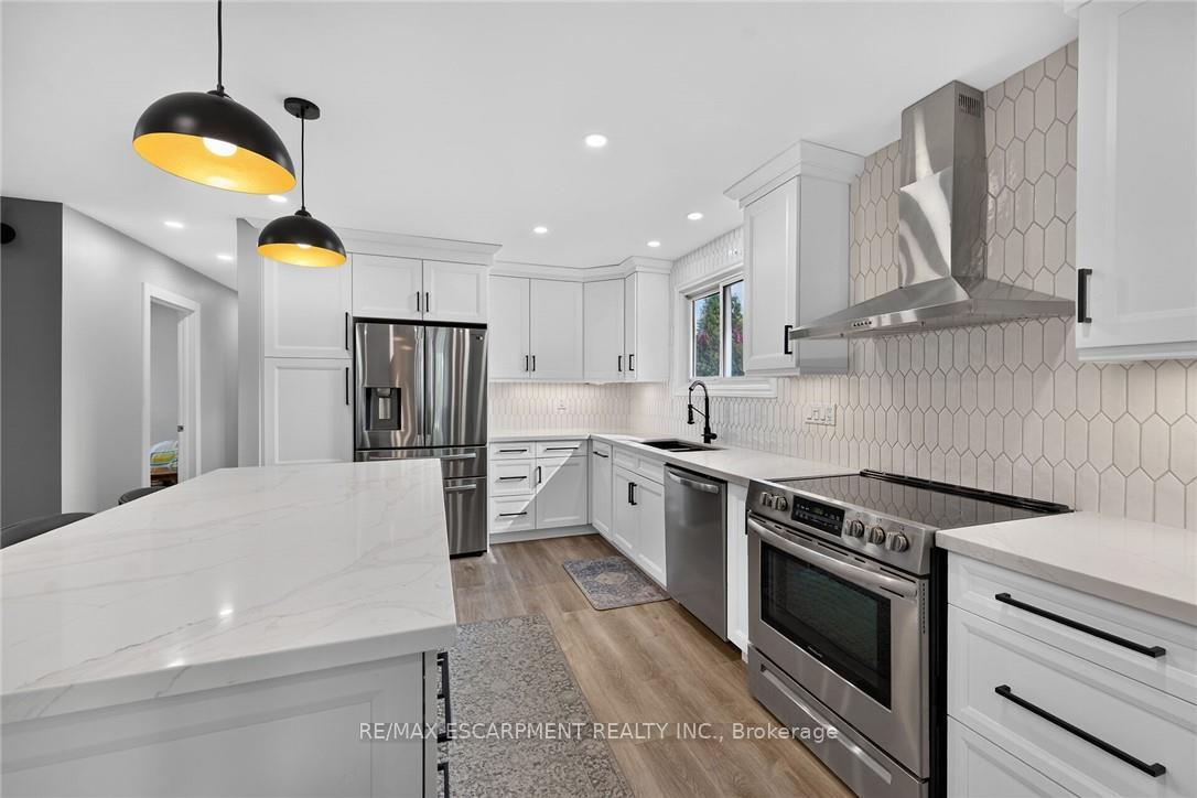 Photo 18 of 15 Miller Crescent, Norfolk, Simcoe — HOMEH