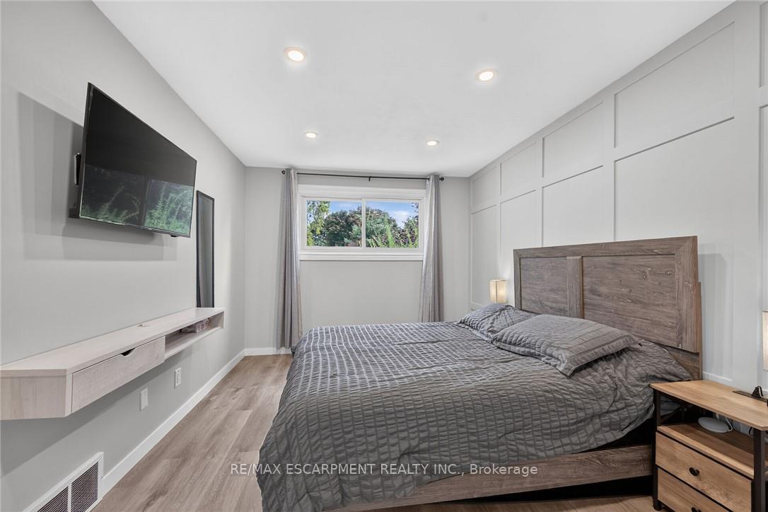 Photo 19 of 15 Miller Crescent, Norfolk, Simcoe — HOMEH