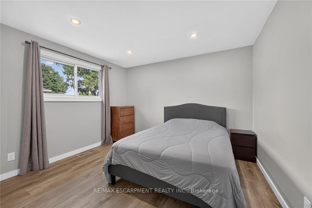 Photo 21 of 15 Miller Crescent, Norfolk, Simcoe — HOMEH