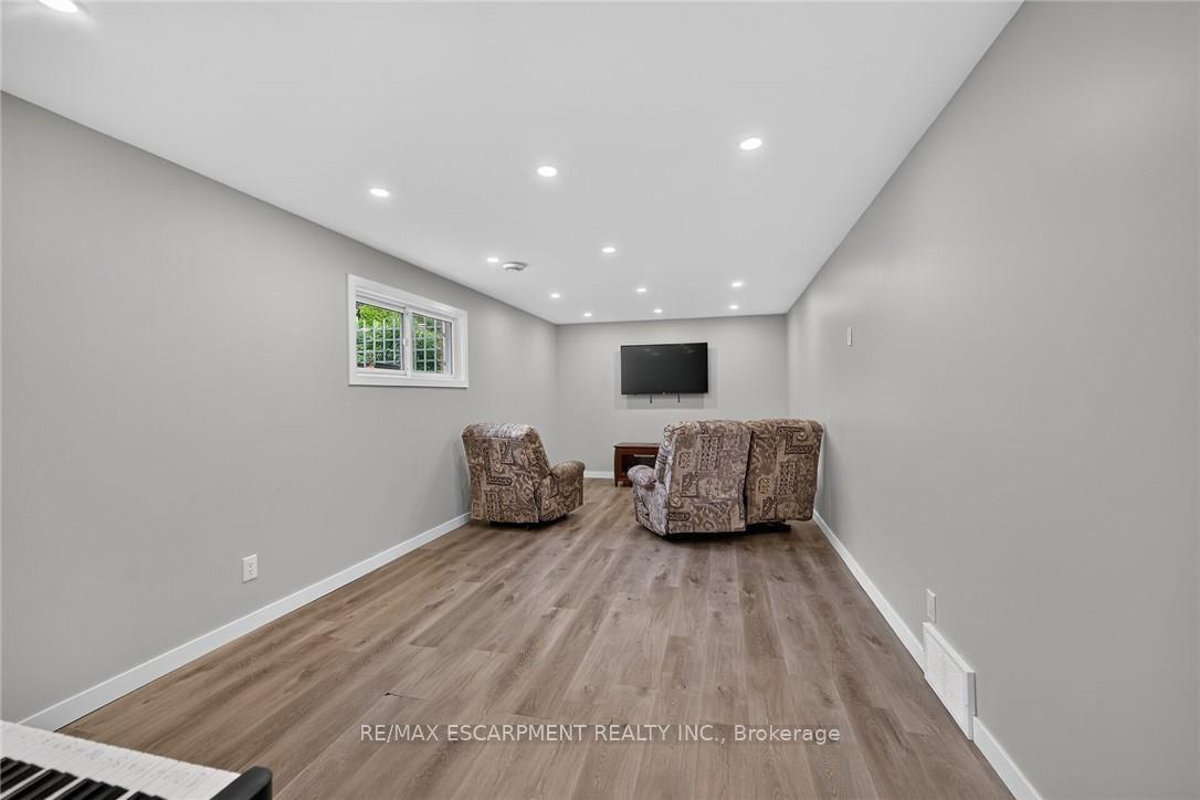 Photo 24 of 15 Miller Crescent, Norfolk, Simcoe — HOMEH