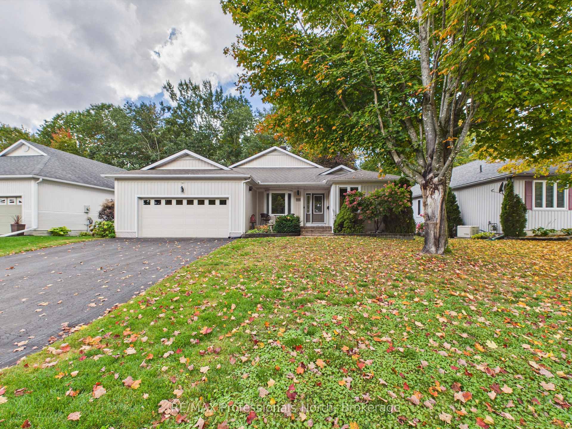 Photo 3 of 48 Springwood Crescent, Gravenhurst, Muskoka (S) — HOMEH