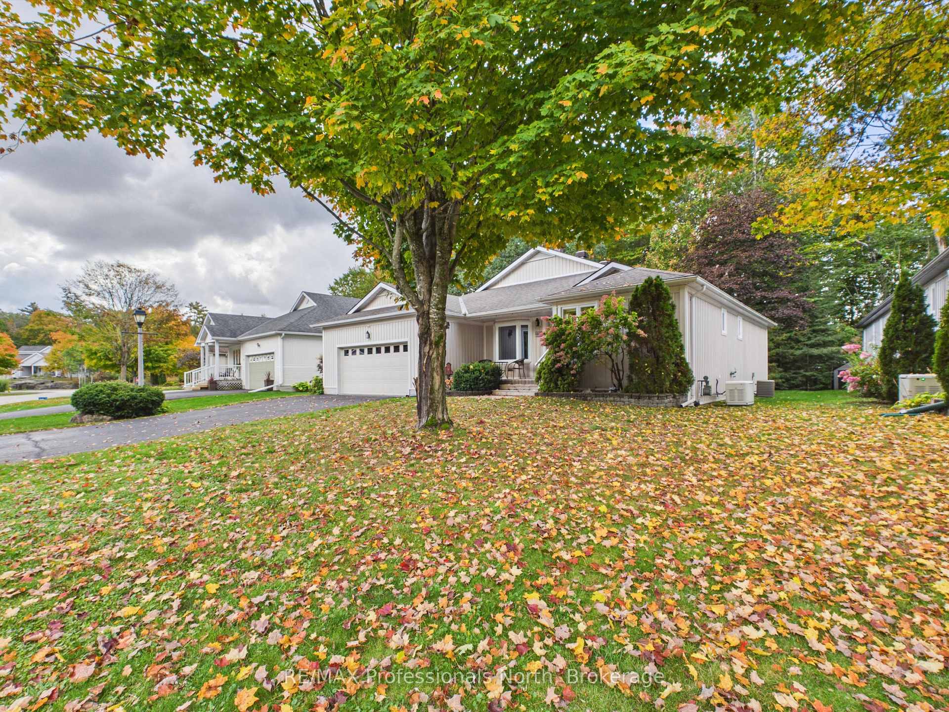 Photo 4 of 48 Springwood Crescent, Gravenhurst, Muskoka (S) — HOMEH