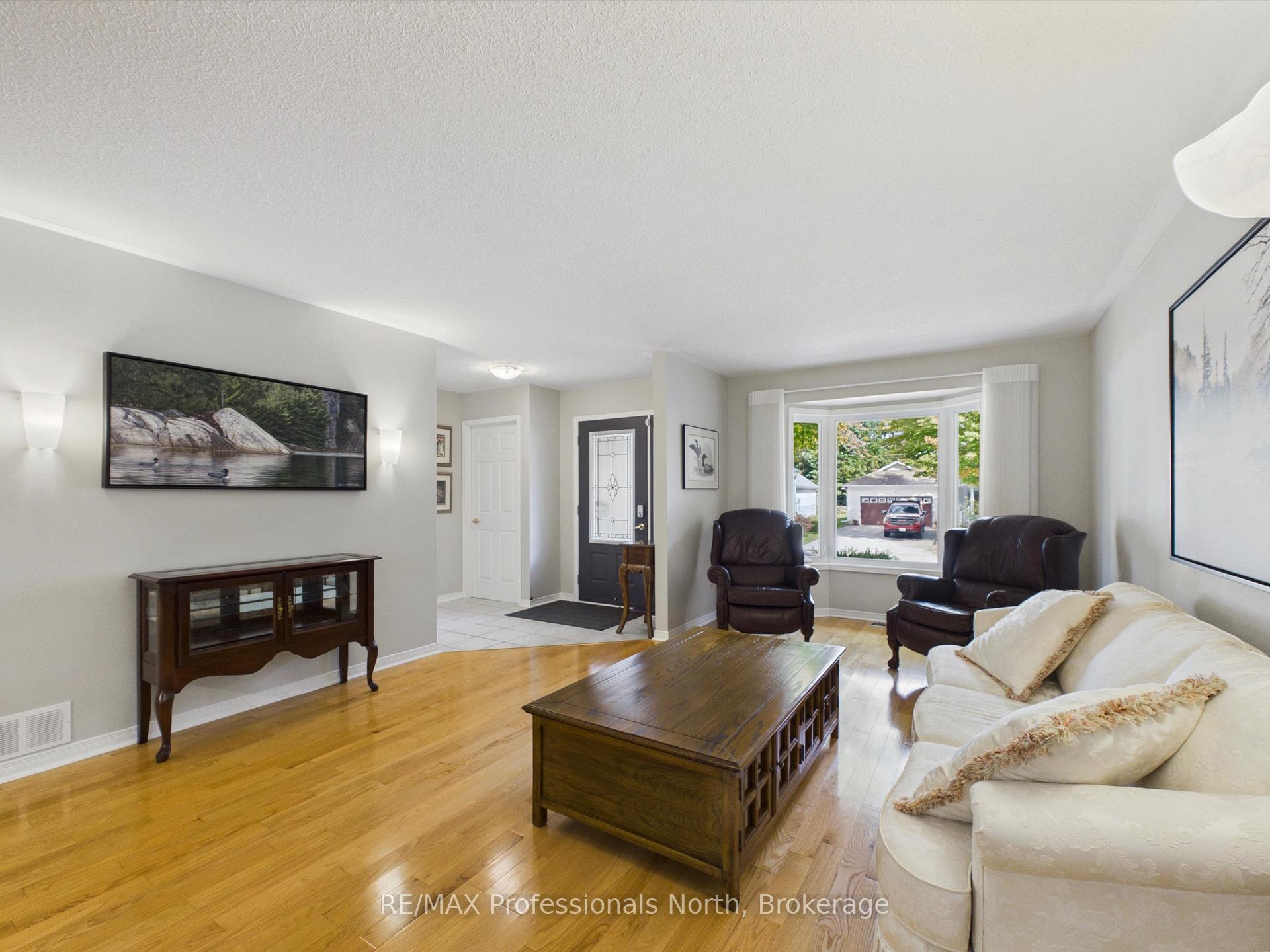 Photo 8 of 48 Springwood Crescent, Gravenhurst, Muskoka (S) — HOMEH