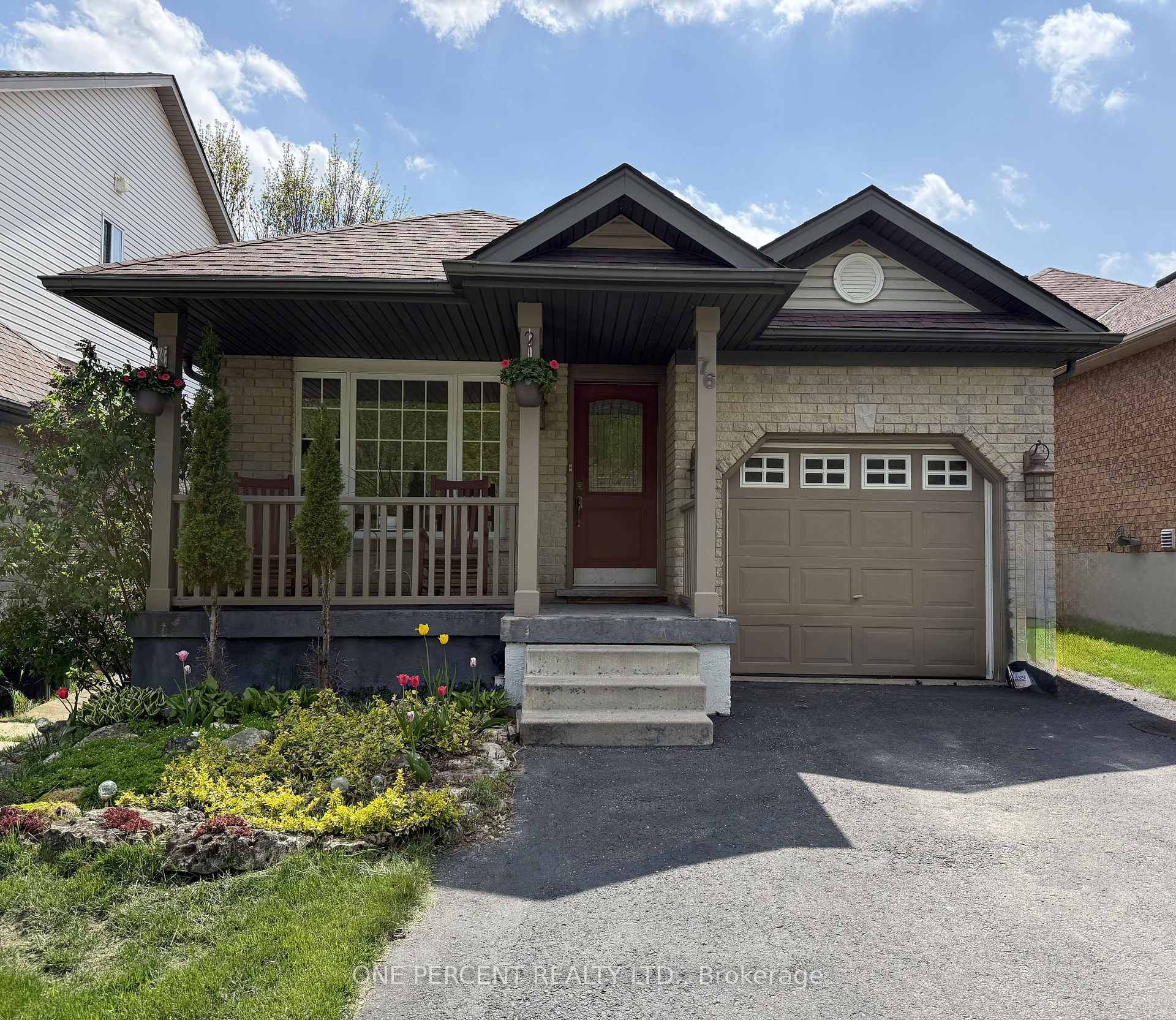 Photo 2 of 76 Abbey Road W, Orangeville — HOMEH