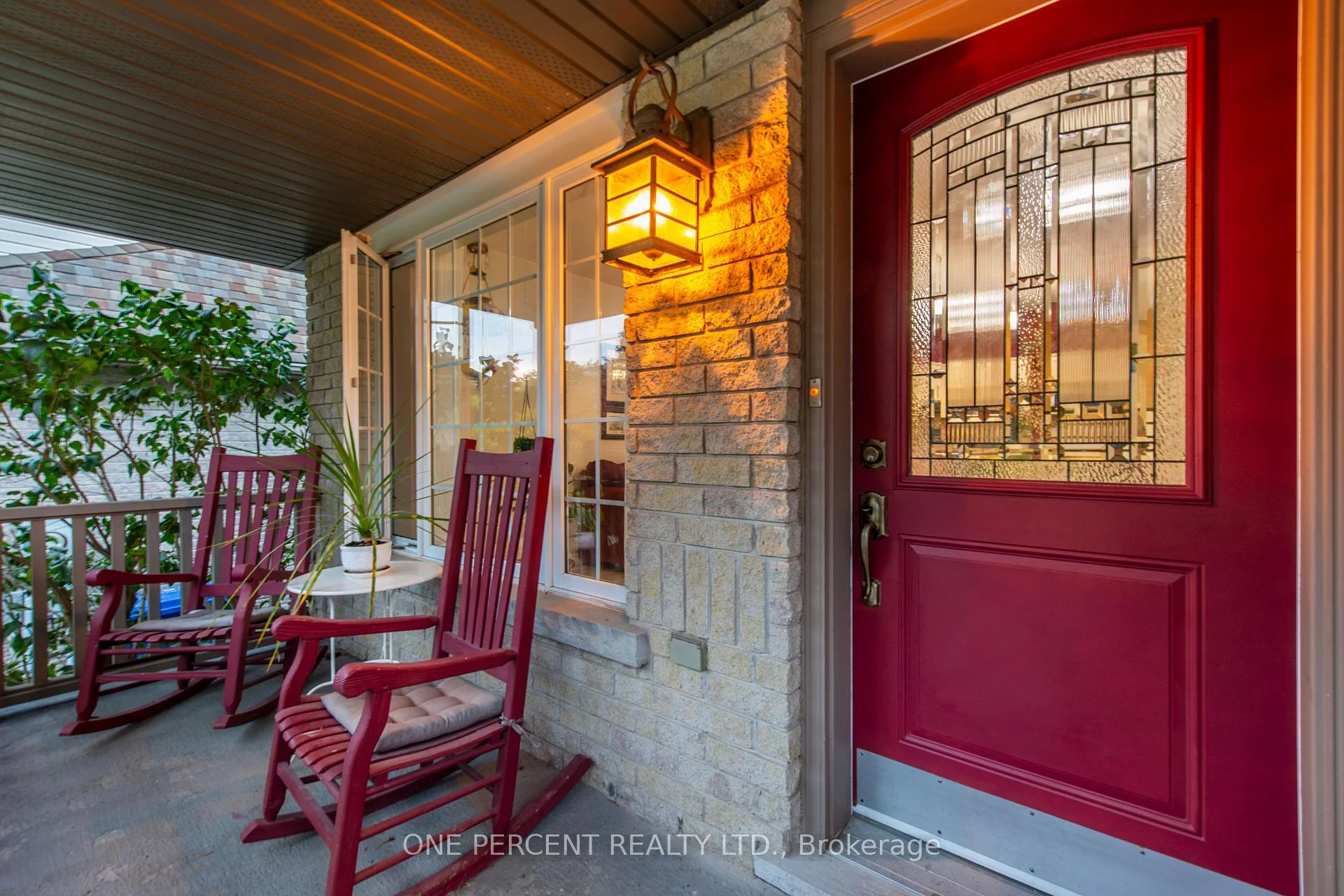 Photo 4 of 76 Abbey Road W, Orangeville — HOMEH