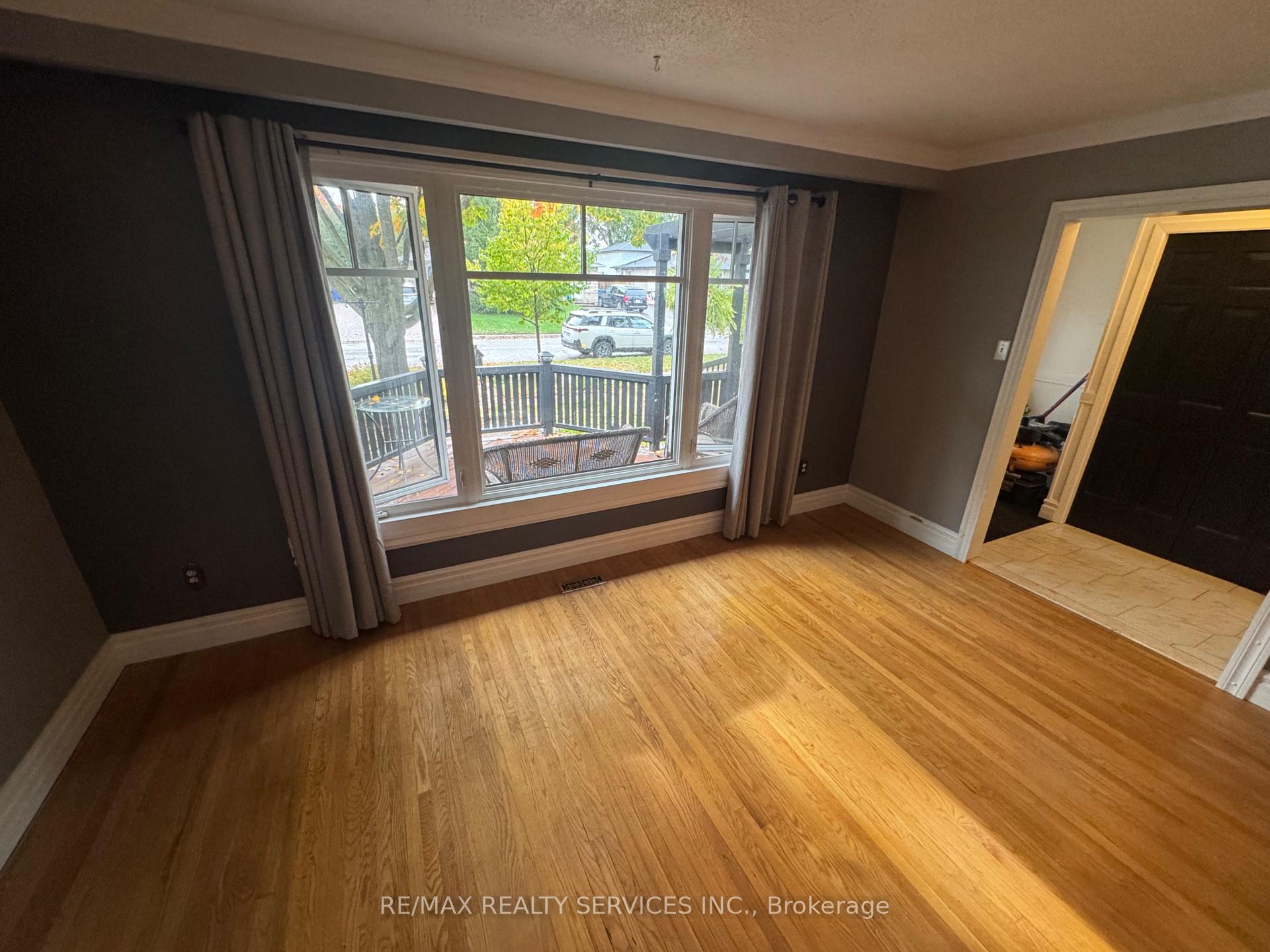 Photo 5 of 82 Edelwild Drive, Orangeville — HOMEH