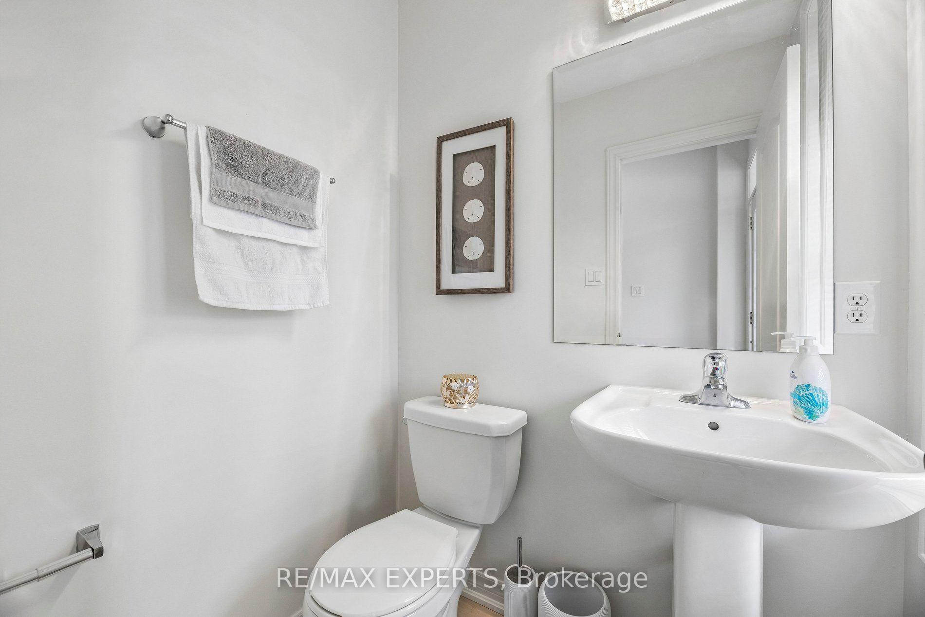 Photo 8 of 52 Bruce Cameron Drive, Clarington, Bowmanville — HOMEH
