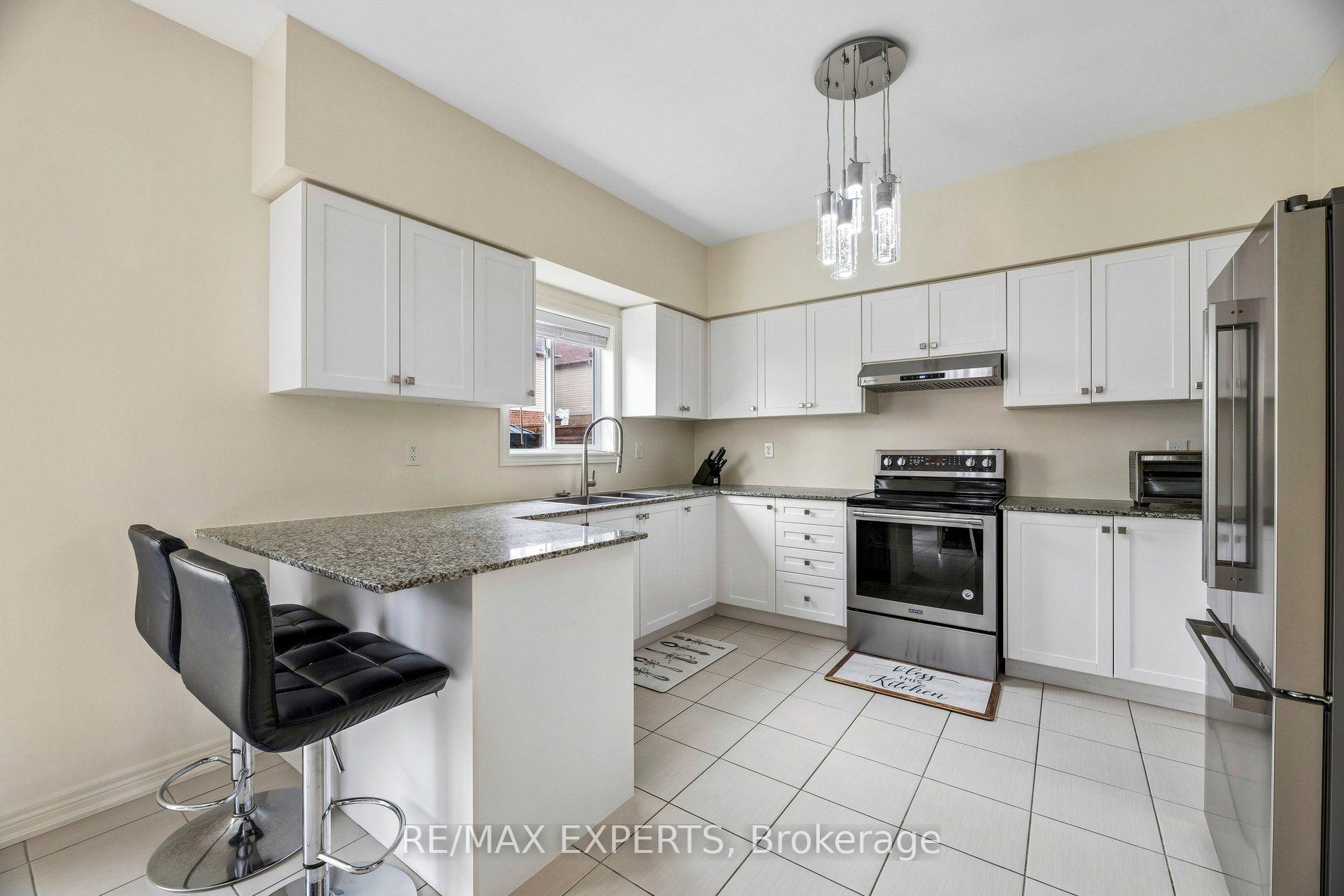 Photo 18 of 52 Bruce Cameron Drive, Clarington, Bowmanville — HOMEH