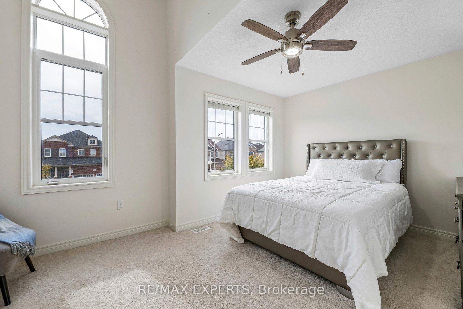 Photo 24 of 52 Bruce Cameron Drive, Clarington, Bowmanville — HOMEH