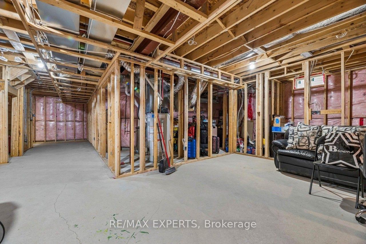 Photo 38 of 52 Bruce Cameron Drive, Clarington, Bowmanville — HOMEH